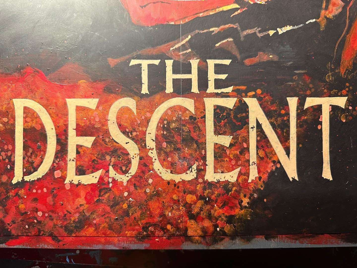 I&rsquo;ve been working on a painting for The Descent, excited to show it! Such a great horror movie! 

#thedescent #horrorfilm #horrorfan #thedescentmovie #modernhorror #scarymovies #alternativemovieposters #horroraddict #horrorart #descent #horrorf