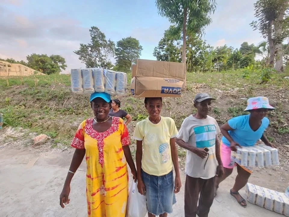  How Haitians carry loads…they do have good posture 