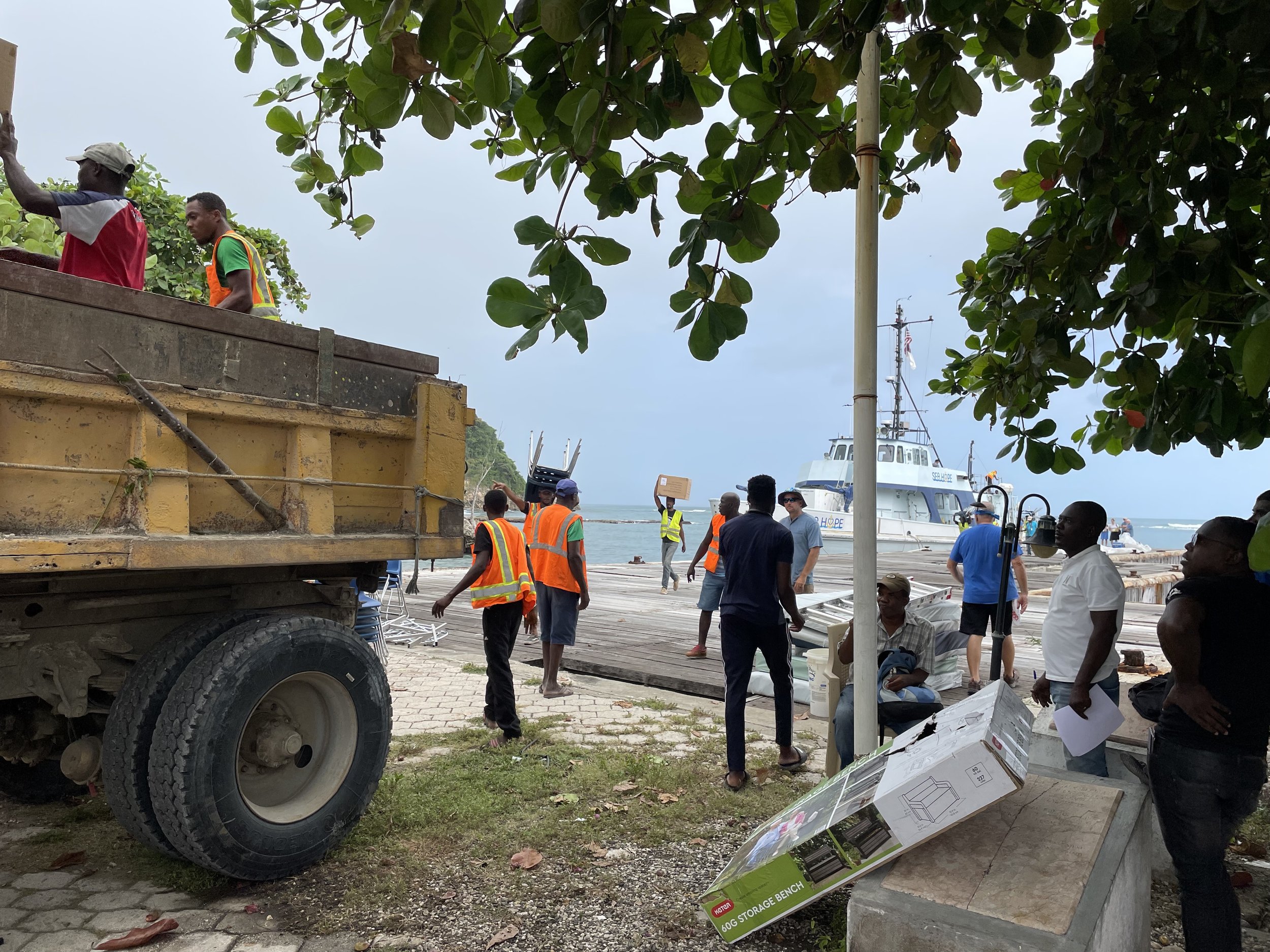Off loading in Jacmel