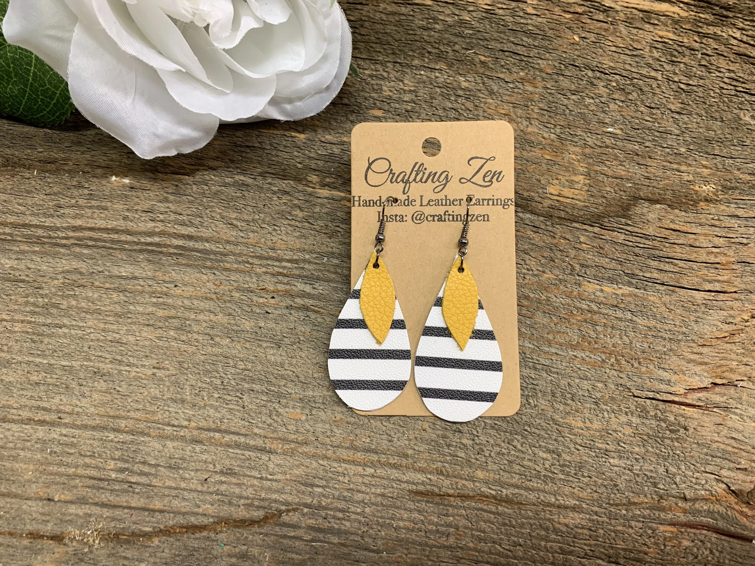BnW Stripe tear drop with mustard accent
