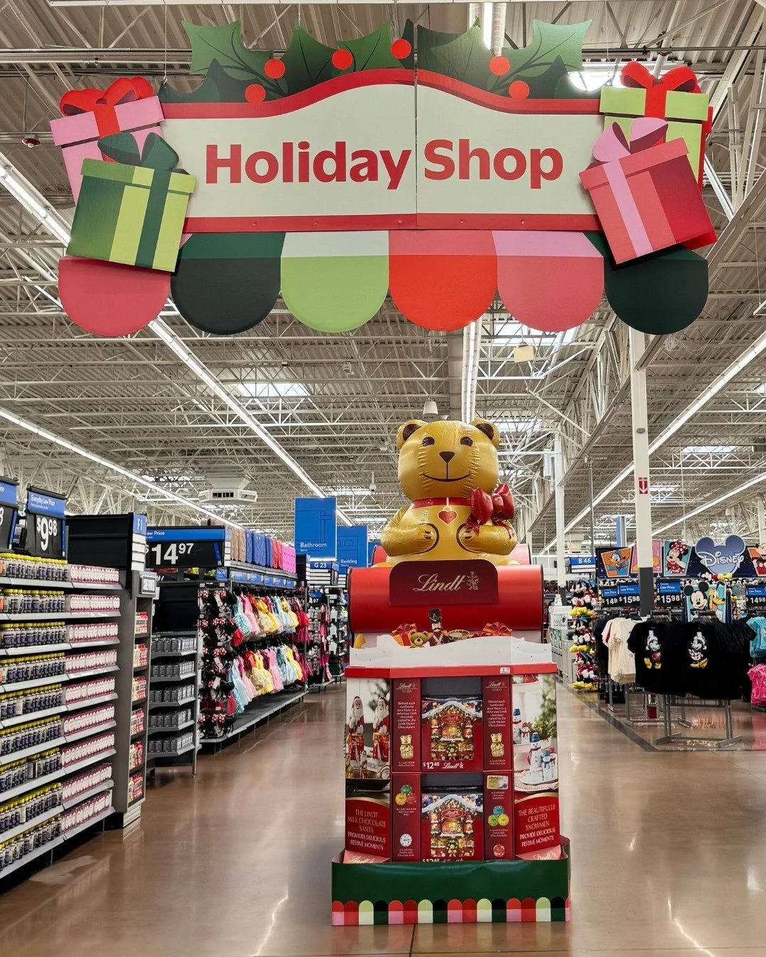 The Christmas countdown has officially begun ✨🐻🍫

We&rsquo;re excited to share that the Lindt Teddy WOW Pallet, designed and produced by Kendal King, has officially hit select @Walmart stores across the U.S.!

This custom display is part of @Lindt_