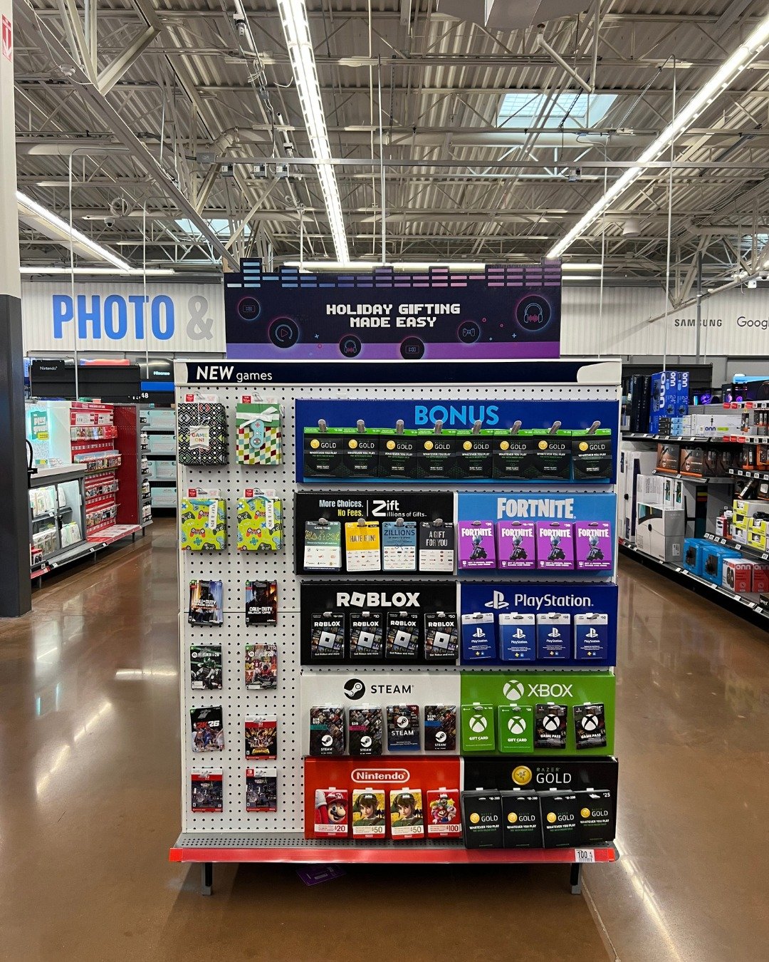 🎮💳 Excited to share another great in-store execution we created for @InCommPayments at @Walmart, a holiday-themed gaming gift card display designed to make gifting easier than ever.

From bold tiered branding to clean category blocking across @xbox