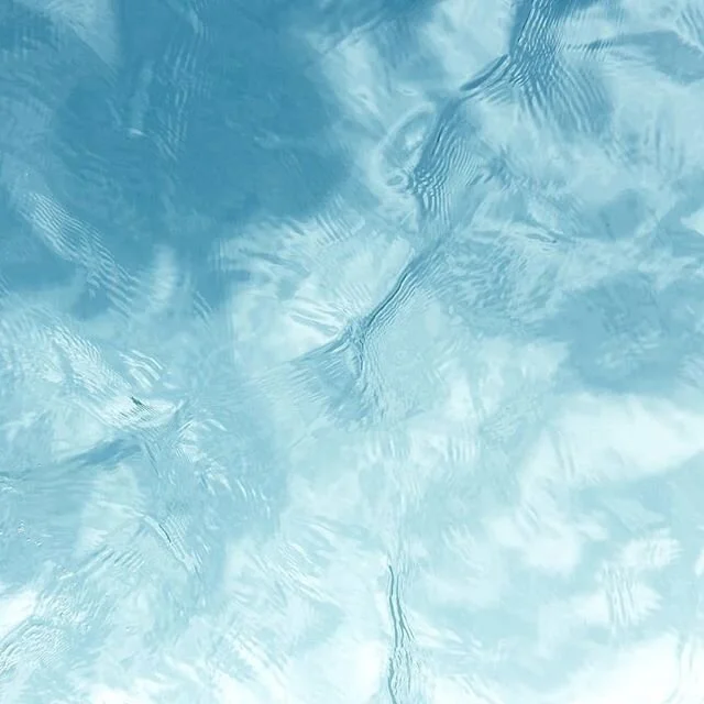 🌍Touch sense makes the illusion of solid. But 𝐰𝐞 𝐚𝐫𝐞 𝐚𝐯𝐚𝐭𝐚𝐫𝐬 𝐢𝐧 𝐚 𝐬𝐢𝐦𝐮𝐥𝐚𝐭𝐢𝐨𝐧 𝐦𝐚𝐝𝐞 𝐛𝐲 𝐬𝐚𝐜𝐫𝐞𝐝 𝐠𝐞𝐨𝐦𝐞𝐭𝐫𝐲 𝐩𝐚𝐭𝐭𝐞𝐫𝐧𝐬. We lived the illusion of continuity, distance, and matter.&nbsp;⁣
⁣
𝐓𝐡𝐞 𝐭𝐫𝐮𝐭𝐡