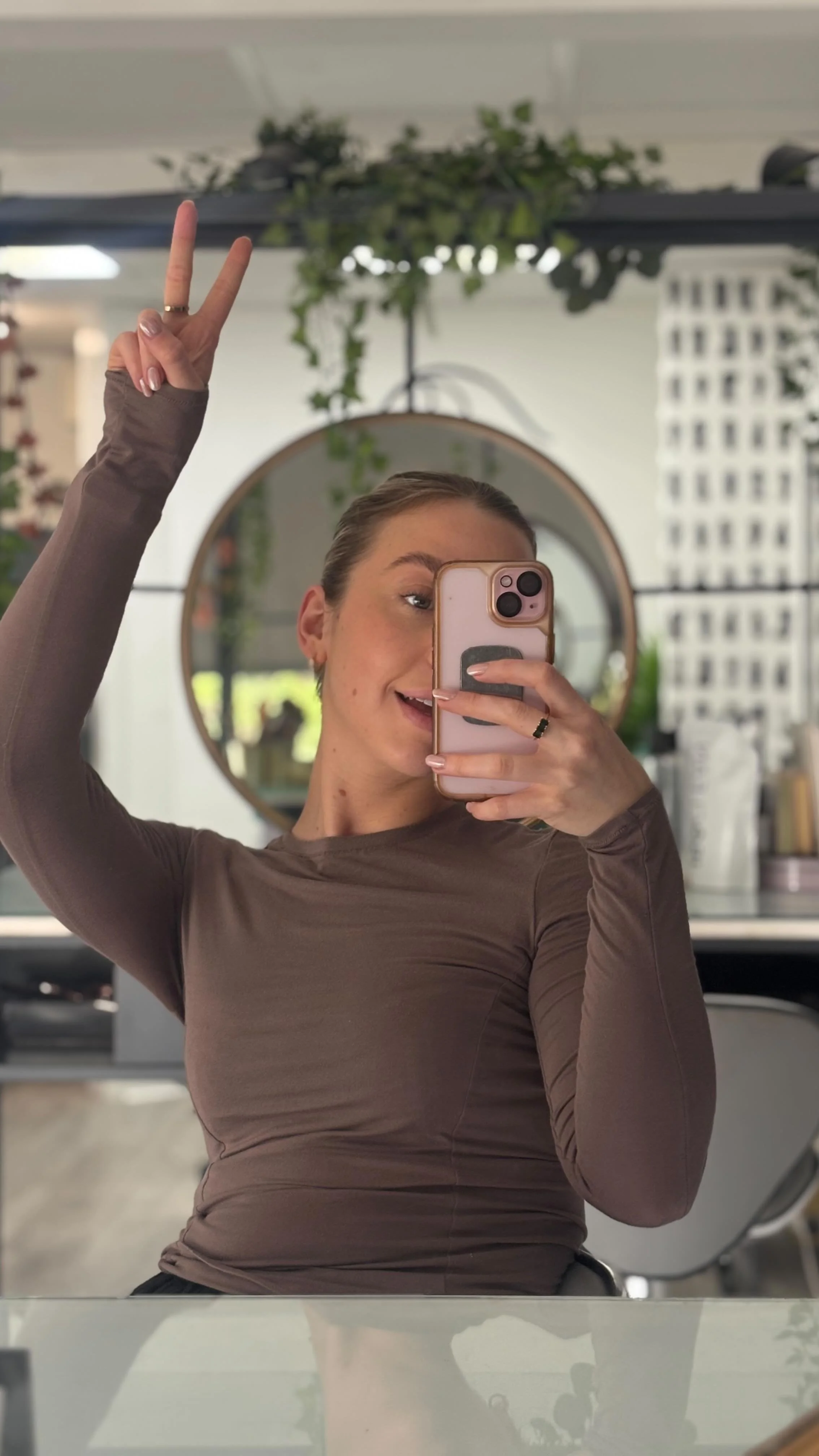 From living room makeup sessions at 15… to running Moxi at 30 ✨🥹
#makeupjourney #thisismoxi