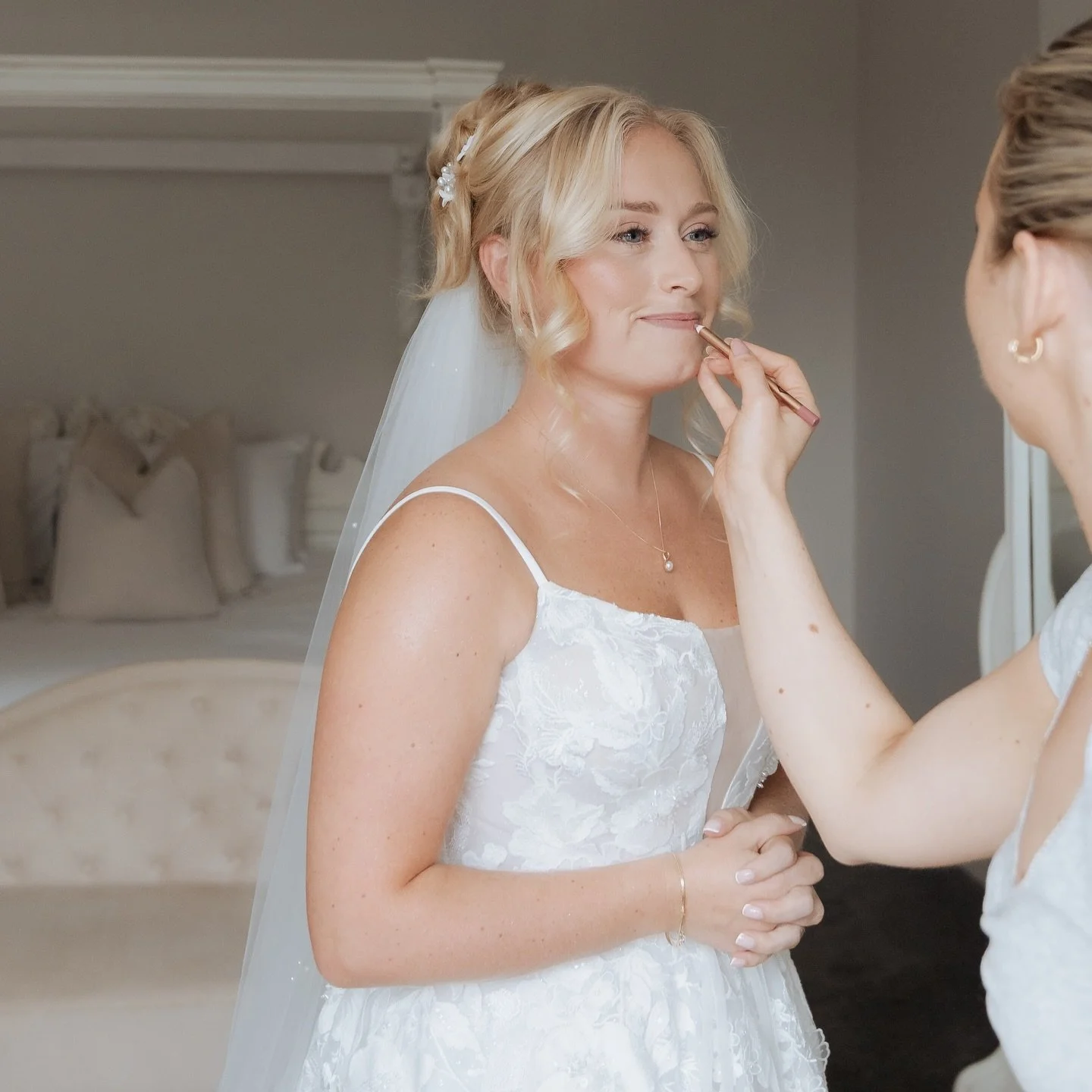 Bridal moments 👰🏼 
.
Makeup @thisismoxi 
Venue @highfieldhall 
Hair @leanneliepinshair 
Photography @cleostellaphotography 
.
#bridalmakeup #highfieldhall #makeupartistnorthwales #makeupartistchester #thisismoxi