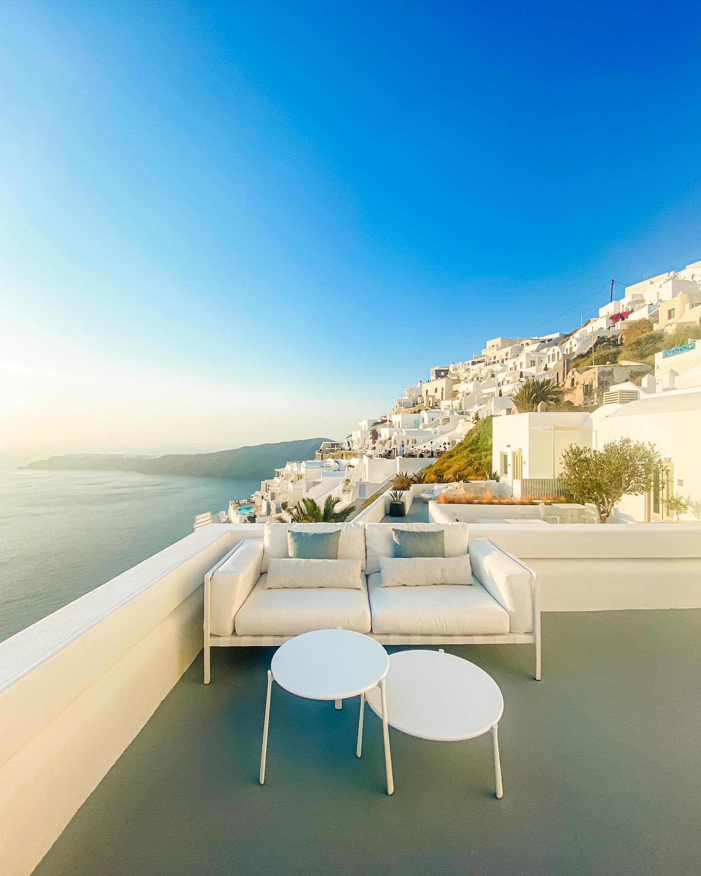 BOOKED! Not for a client but for myself 😃 I&rsquo;m headed to Greece soon and will be spending 4 nights in beautiful Santorini. Going to visit some of my favorite hotels and check out some new ones too. 
Stay tuned 👀