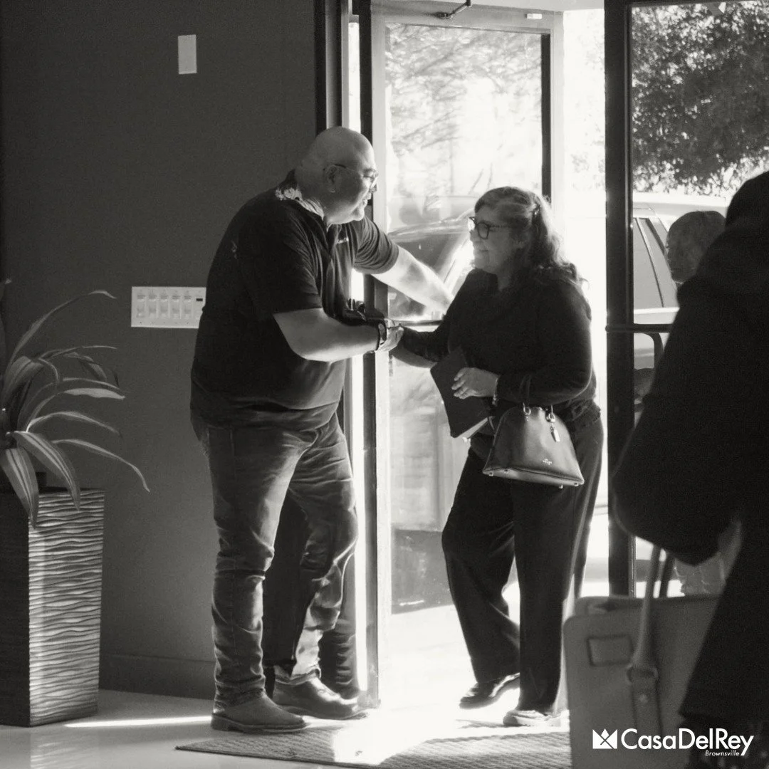 Domingo 🙌

📖 Estudio b&iacute;blico en ingl&eacute;s &ndash; 9:00 AM
⛪ Servicio en espa&ntilde;ol &ndash; 10:00 AM

Recuerda que tambi&eacute;n contamos con servicio para ni&ntilde;os de 2 a 12 a&ntilde;os 👧🧒 y servicio para adolescentes 🙌

&iex