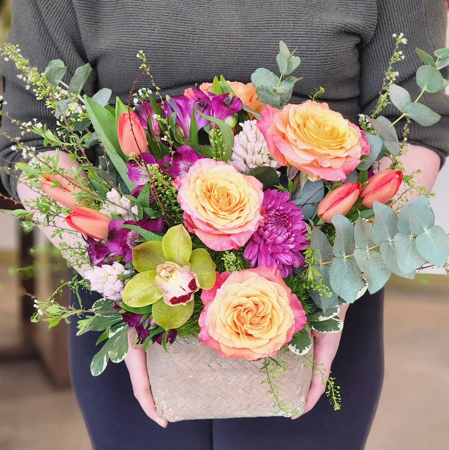 You're in good hands. Happy Saturday! 

#springblooms #yegflorist #yeg #yegflowers #yegshoplocal #swishandcompany