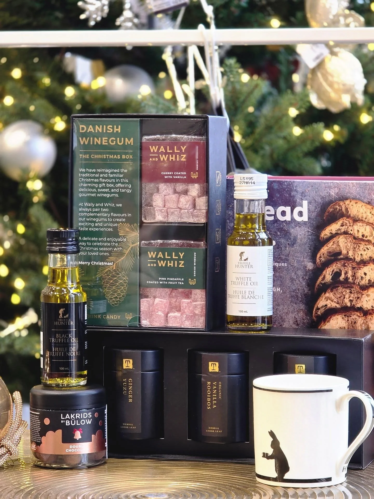 For the trend-setters, the homebodies, and the &ldquo;one for me, one for you&rdquo; shoppers. Holiday gems for every vibe.🎄

#swishchristmas #swishandcompany