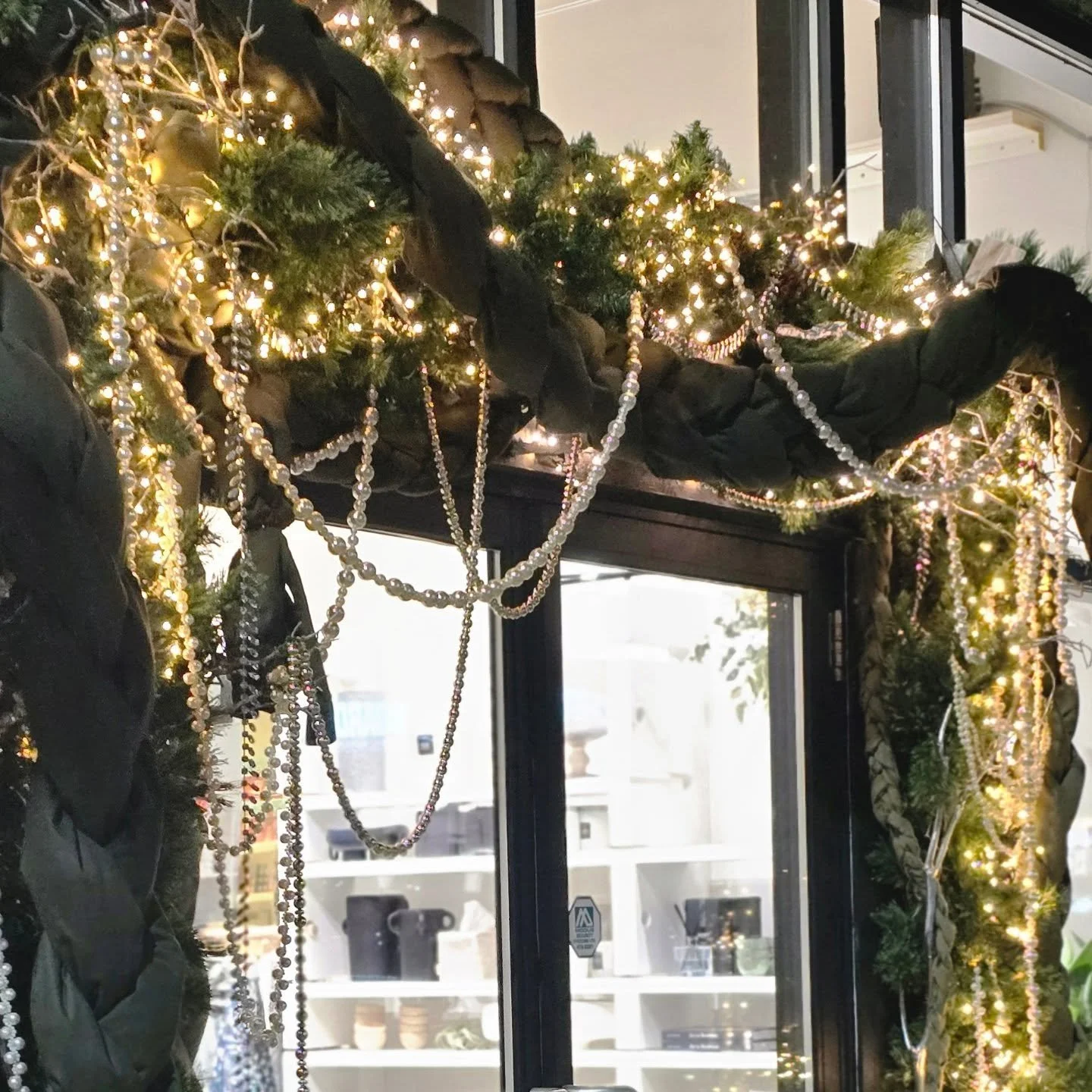 Closed for the season. 
Back January 3rd, sharper than ever.

Merry Christmas!

Love, 
S+C

#swishandcompany