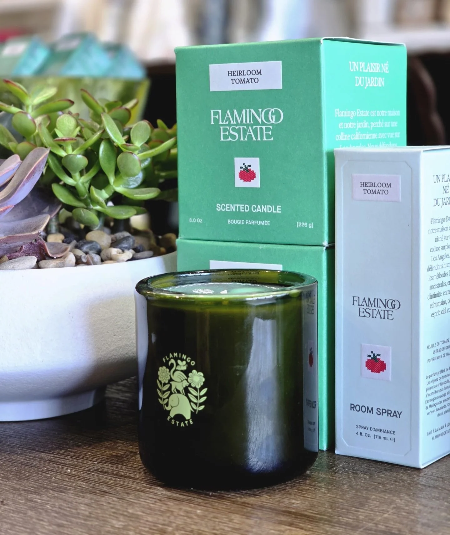 Flamingo Estate presents the Heirloom Tomato Candle.

The Heirloom Tomato Candle captures summer nights in the garden&mdash;ripe tomatoes hanging heavy on the vine, fragrant leaves, freshly watered earth.

Herbaceous, peppery, deeply nostalgic.
Their