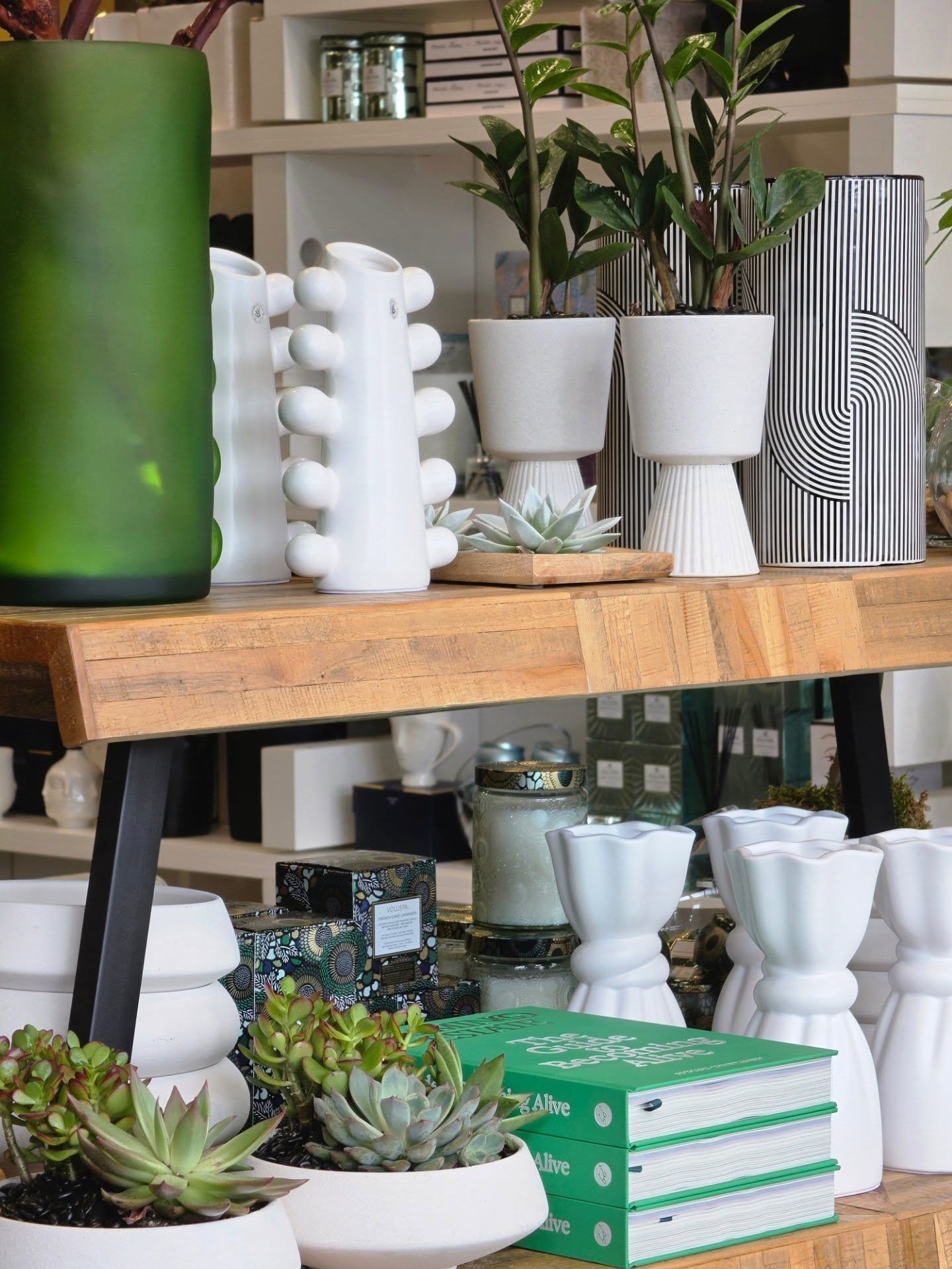 Thursday morning shop shelf-ies. 🤍

#swishandcompany