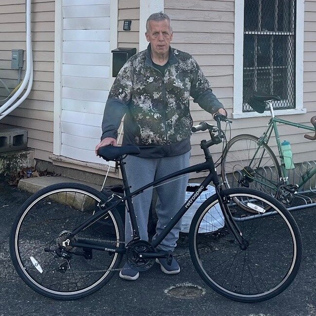 Fresh Bike Friday

Retrospec Barron has left the shop.  This time with a fork and handlebar upgrade.  These come stock with a suspension fork which makes the bike quite heavy and sops up a lot of energy that would otherwise go to pushing the bike for