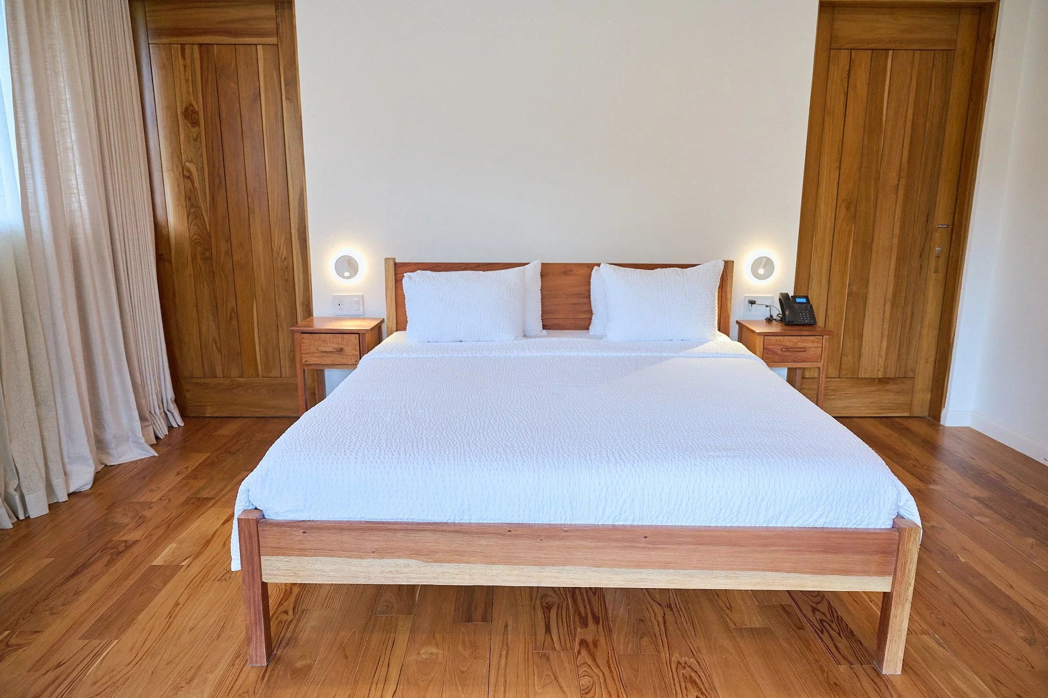beachfront master suite 03.jpg