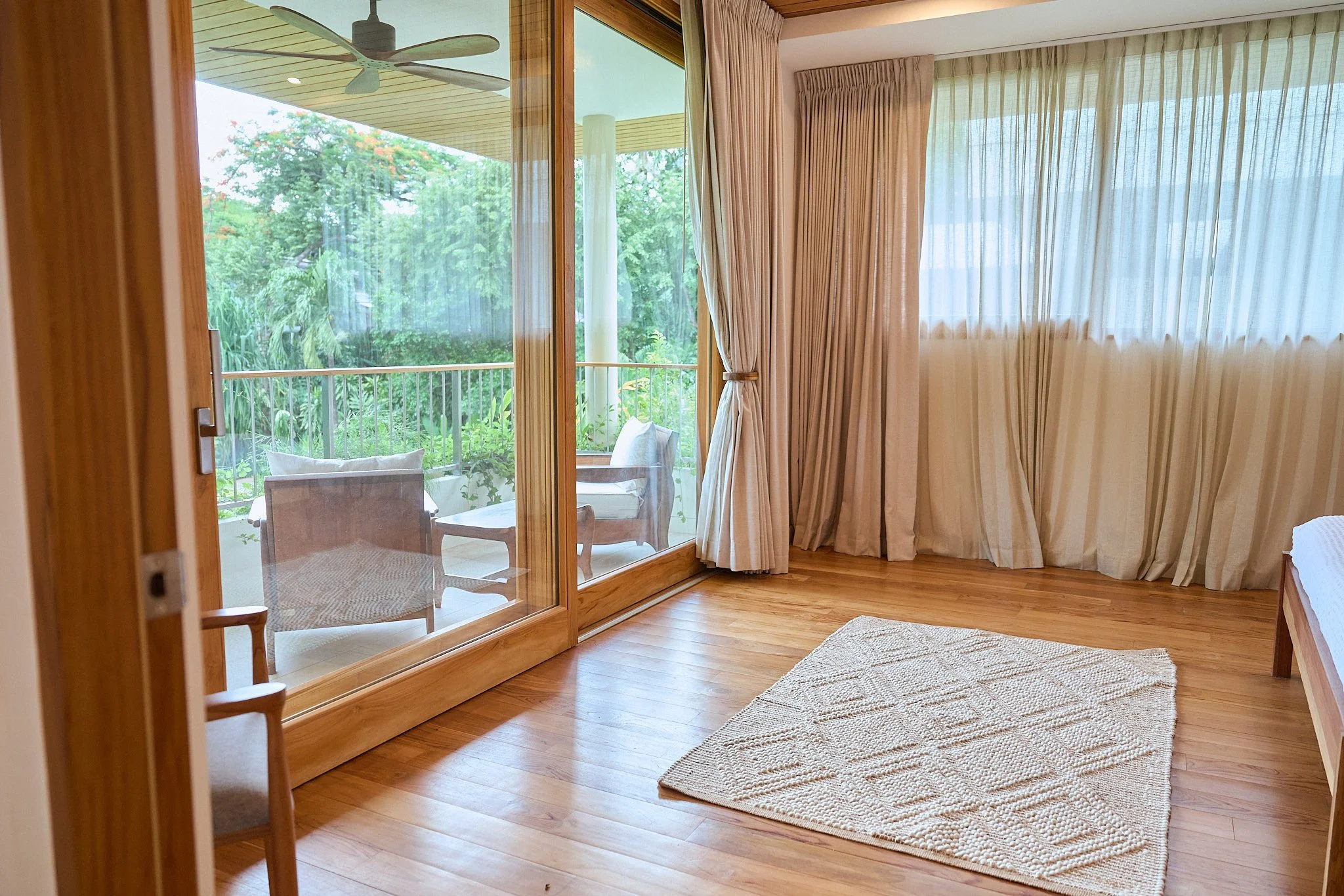 beachfront master suite 04.jpg