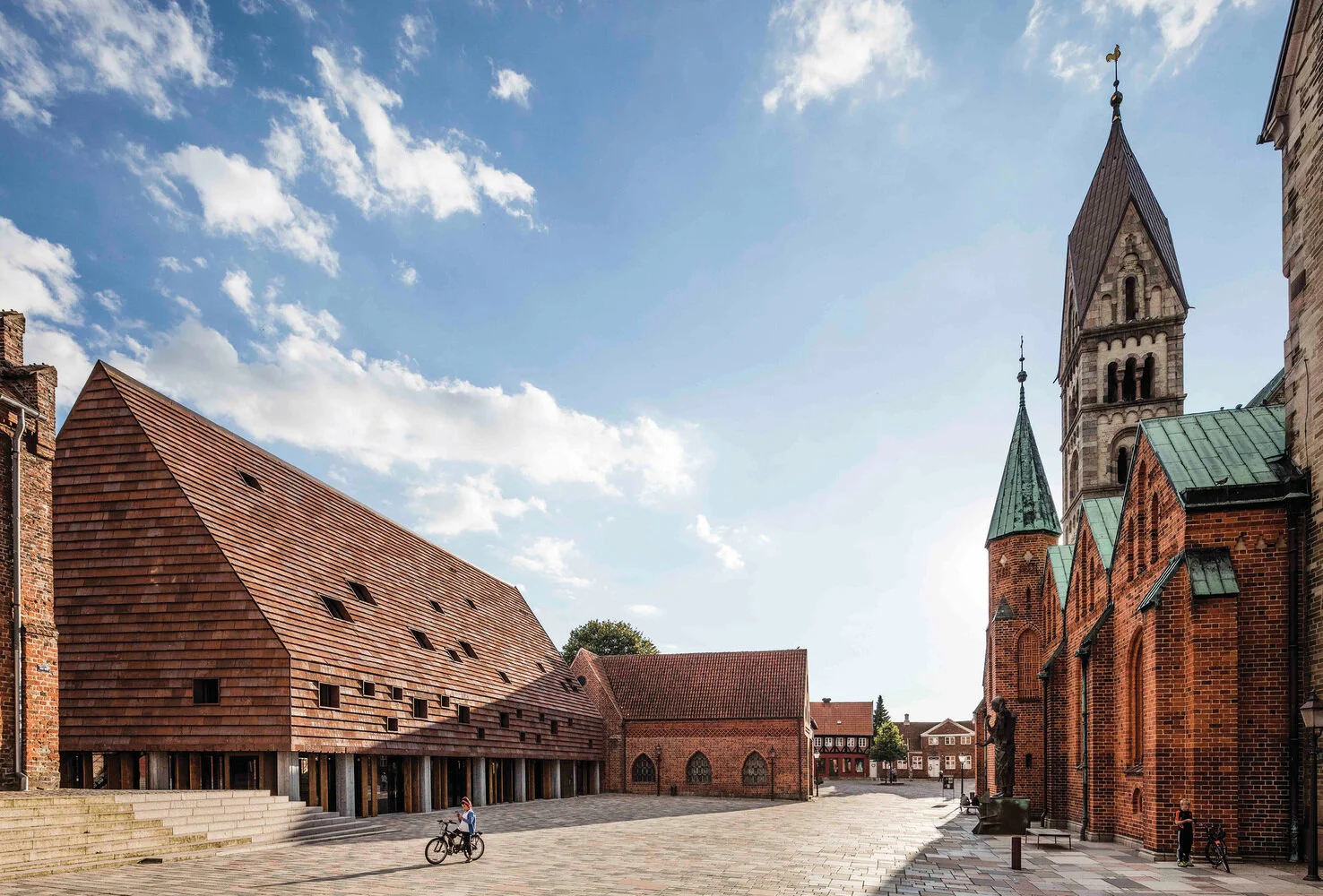 Kannikegaarden_with_Ribe_Cathedral_in_foreground_Anders_Sune_Berg.jpg