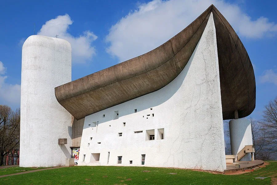 Ronchamp (1954), Notre Dame du Haut, 13 Rue de la Chapelle, 70250 Ronchamp, France