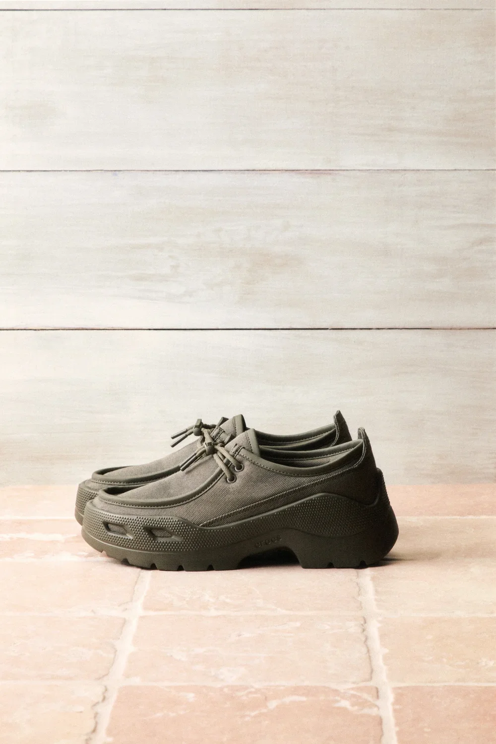 FEB_GalleryShoe_DustyOlive_0071_SCAN.webp