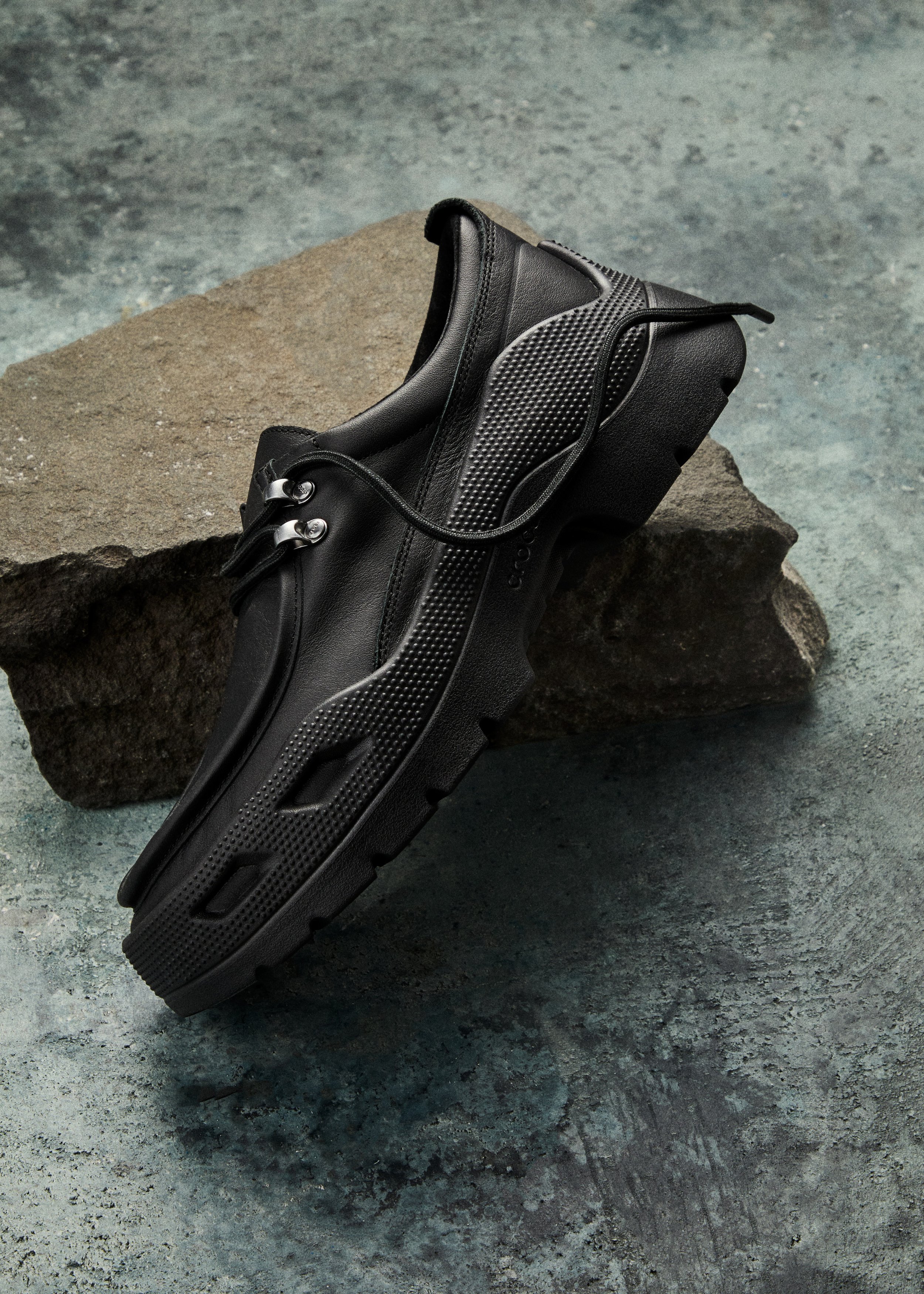 Form_GalleryShoe_S4-Oct_Black_0025 copy.jpg
