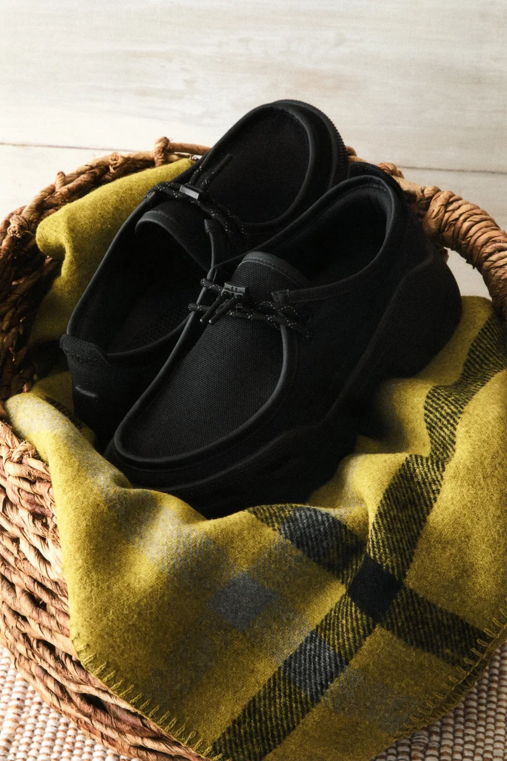 FEB_GalleryShoe_TechBlack_0078_SCAN.webp