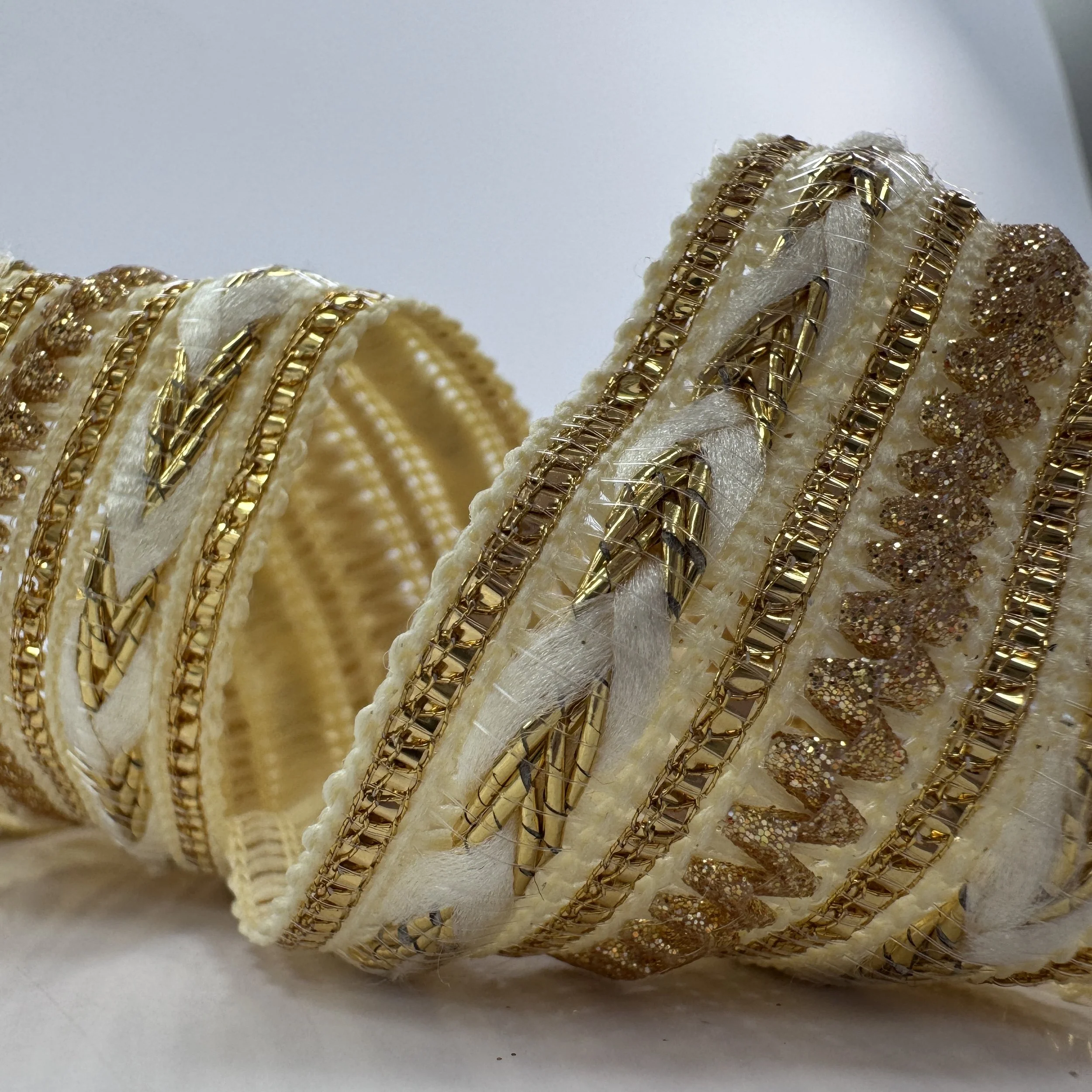 Classic Arrow Trim - Cream Golden