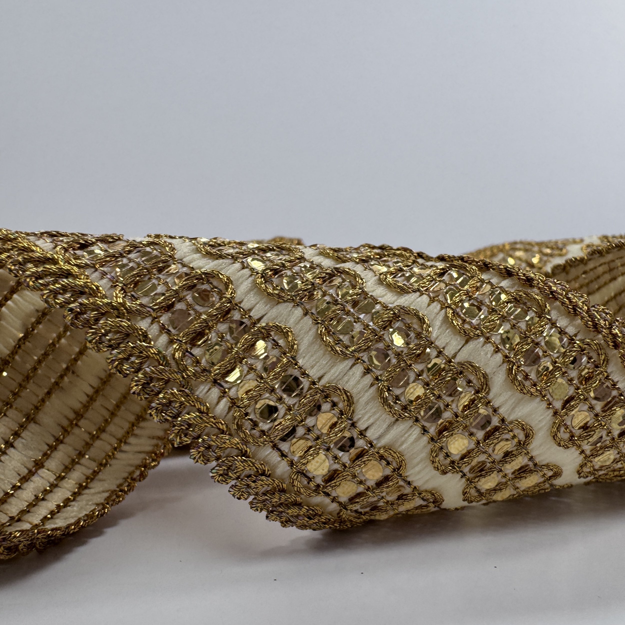 Embro Shine Wave Lace - Cream Golden