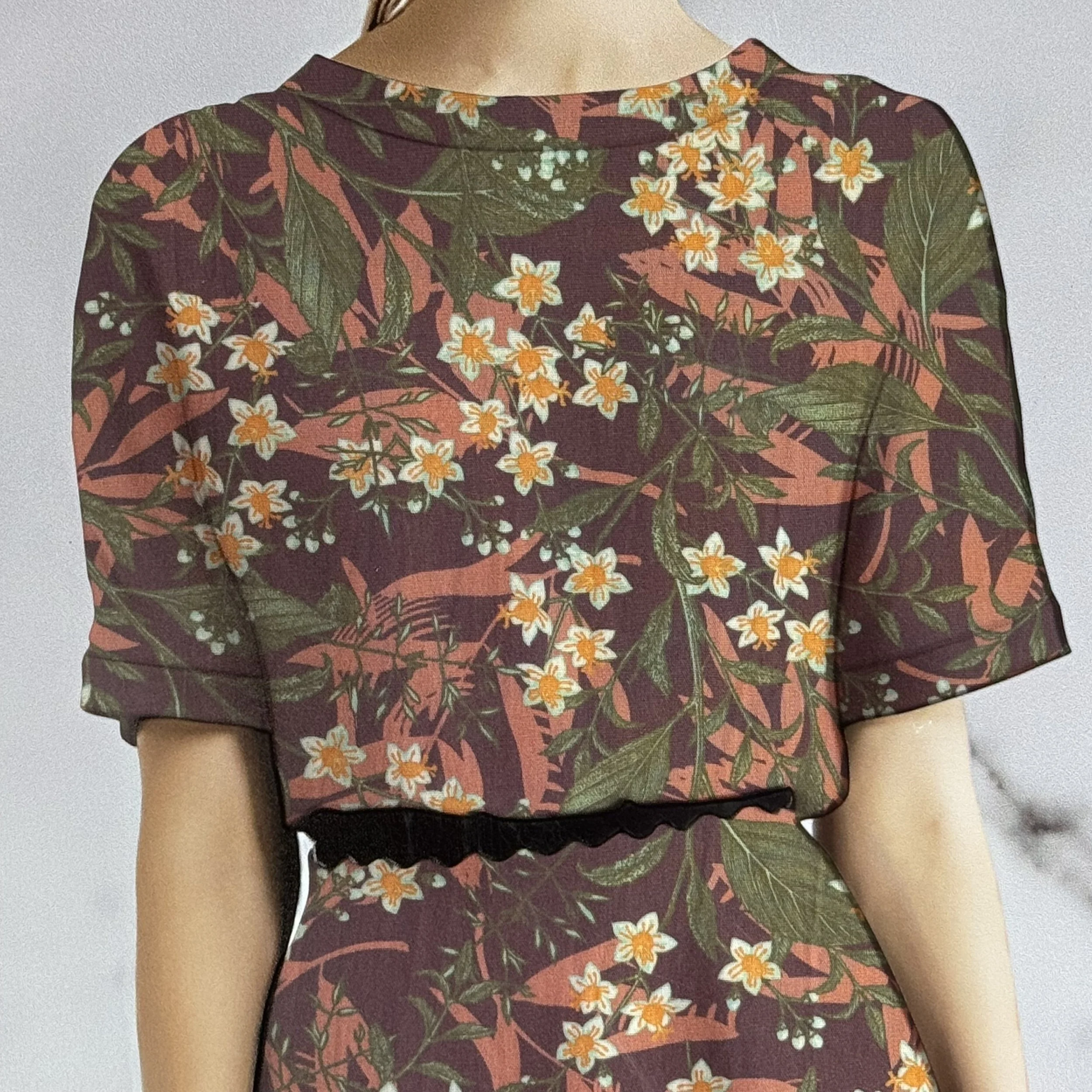 UC-5589C DSGN NO-4 COL NO-4 CTLG.JPG