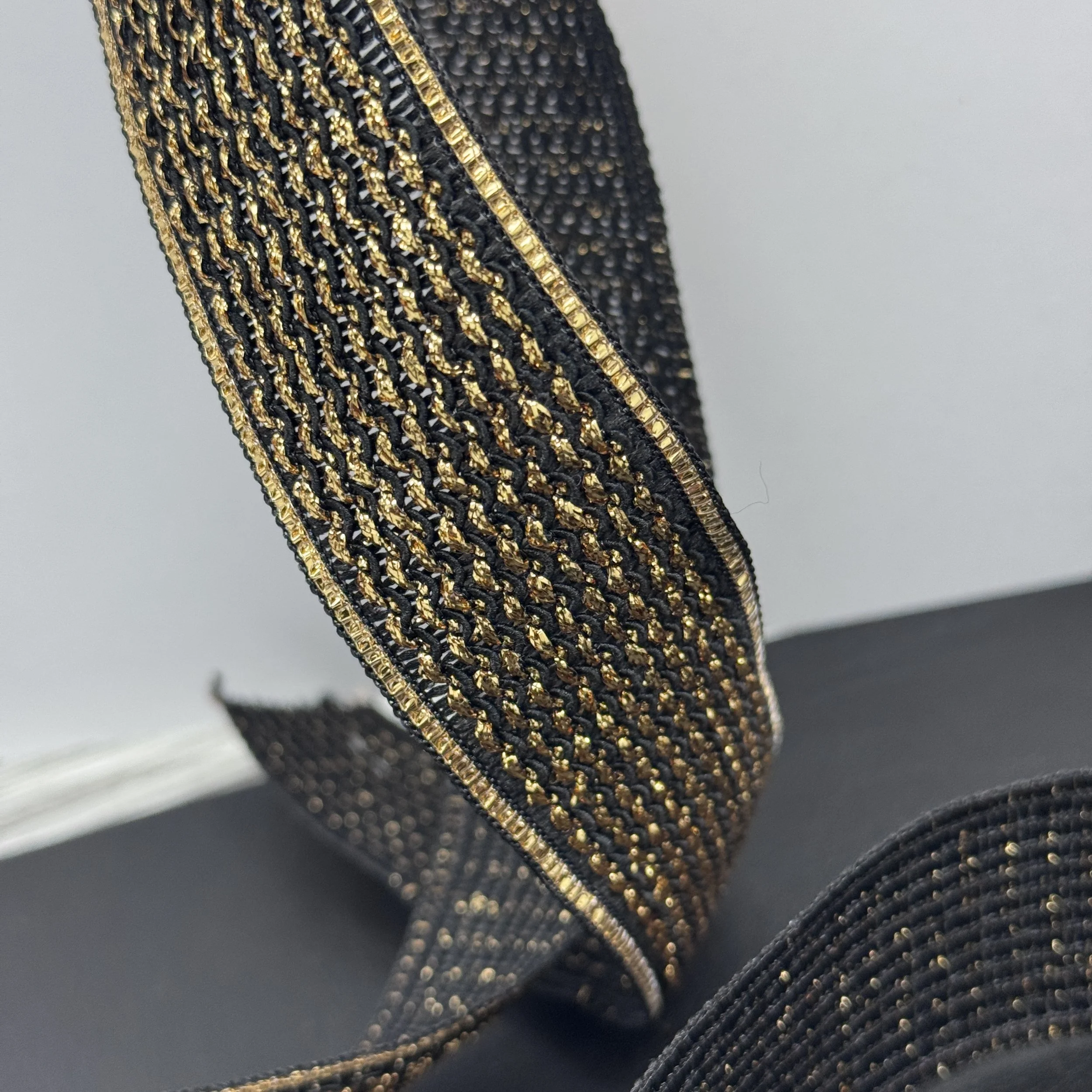 Spark Line Lace - Black Golden