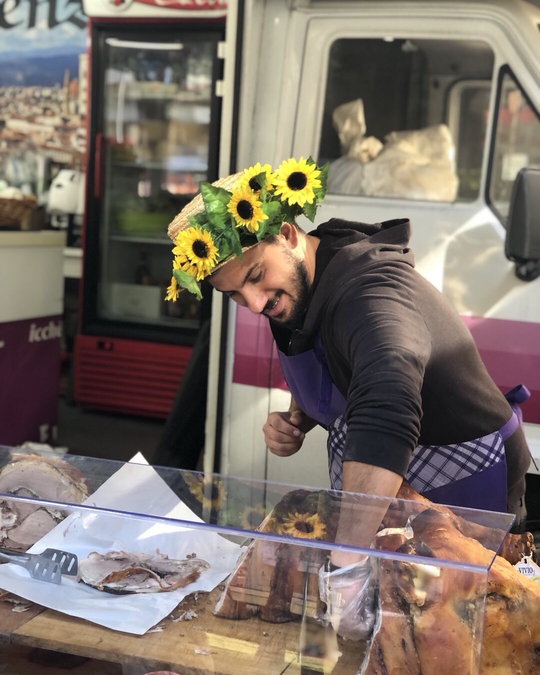 Market days in Tuscany!  #summerinitaly
#travelitaly🇮🇹
#traveltuscany
#discovertuscanybiz
#foodtoursintuscany
#foodandwinetoursitaly
#hikingintuscany
#tuscanywithaguide
#experiencesintuscany