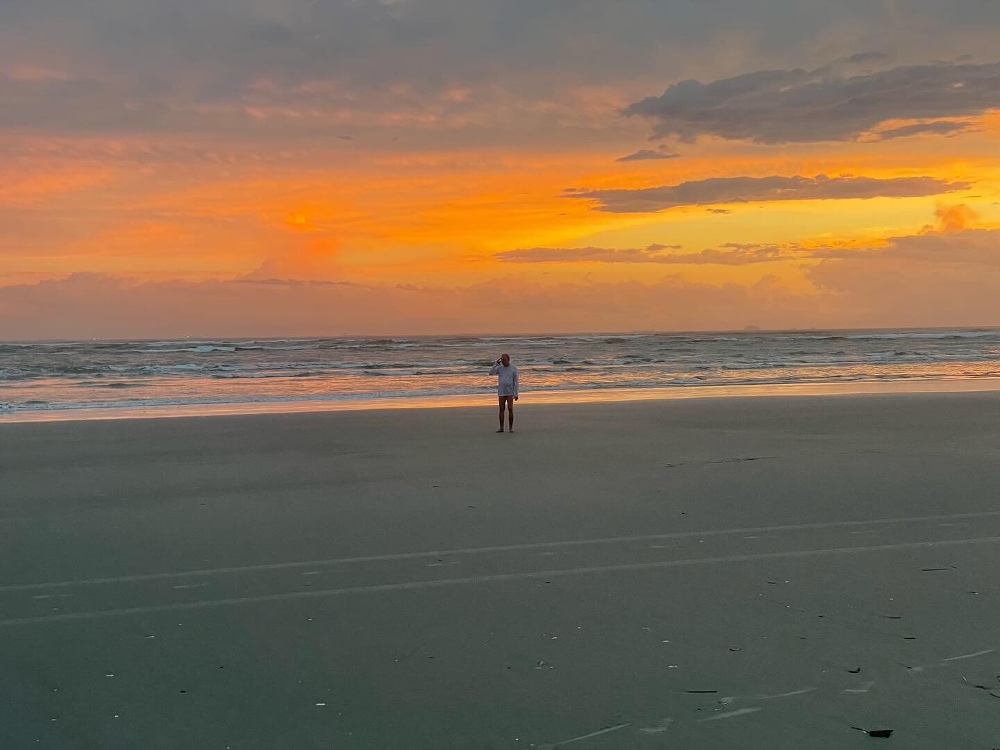 My dad in the center for scale. It has been raining on and off but we decided to go to the beach at the very end of the day. We were rewarded by this spectacle. He is not on IG, but this profile @interfacescseko covers his composition practice and co