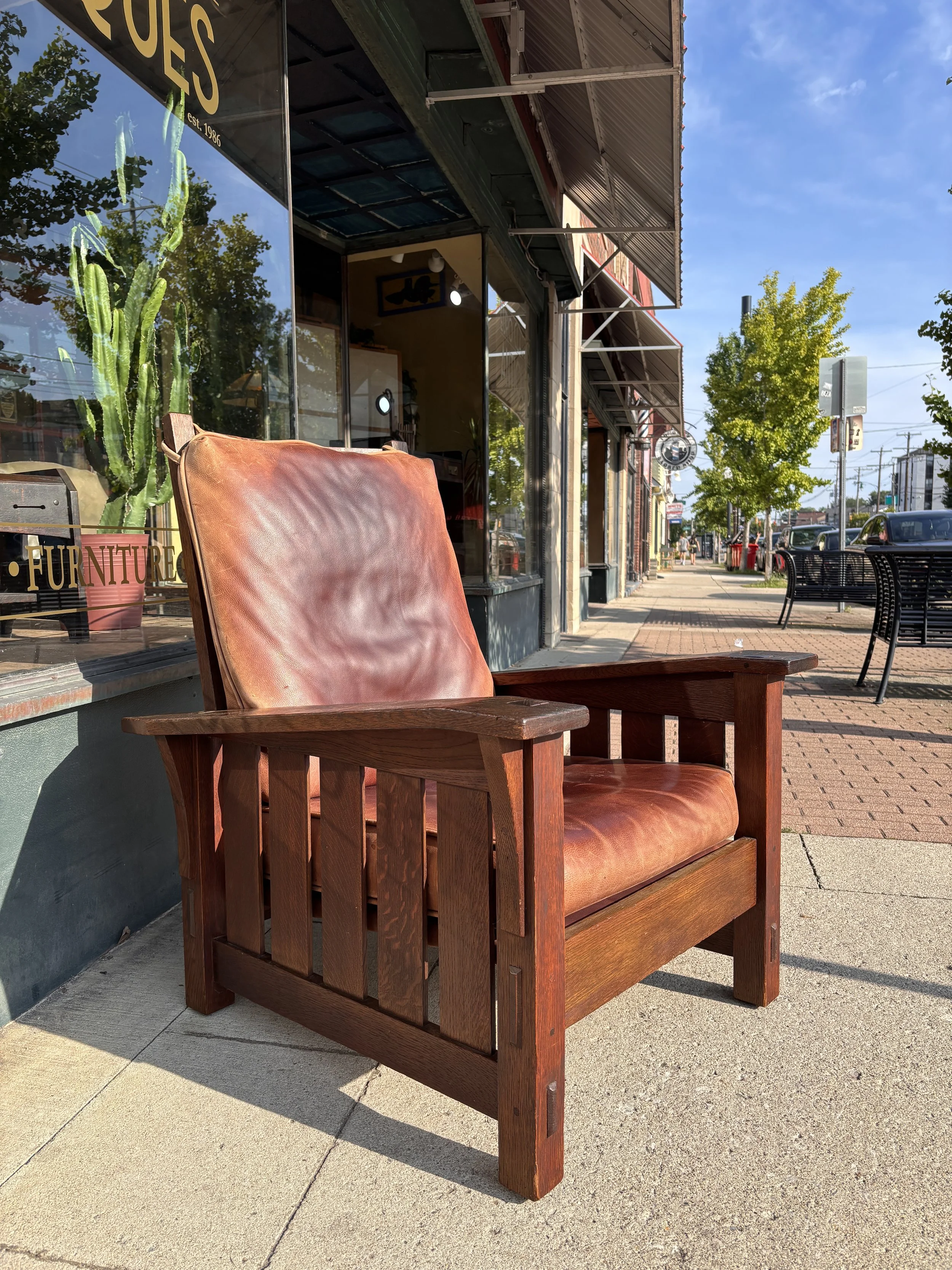 Quarter Sawn Oak Morris Chair with Leather upholstery