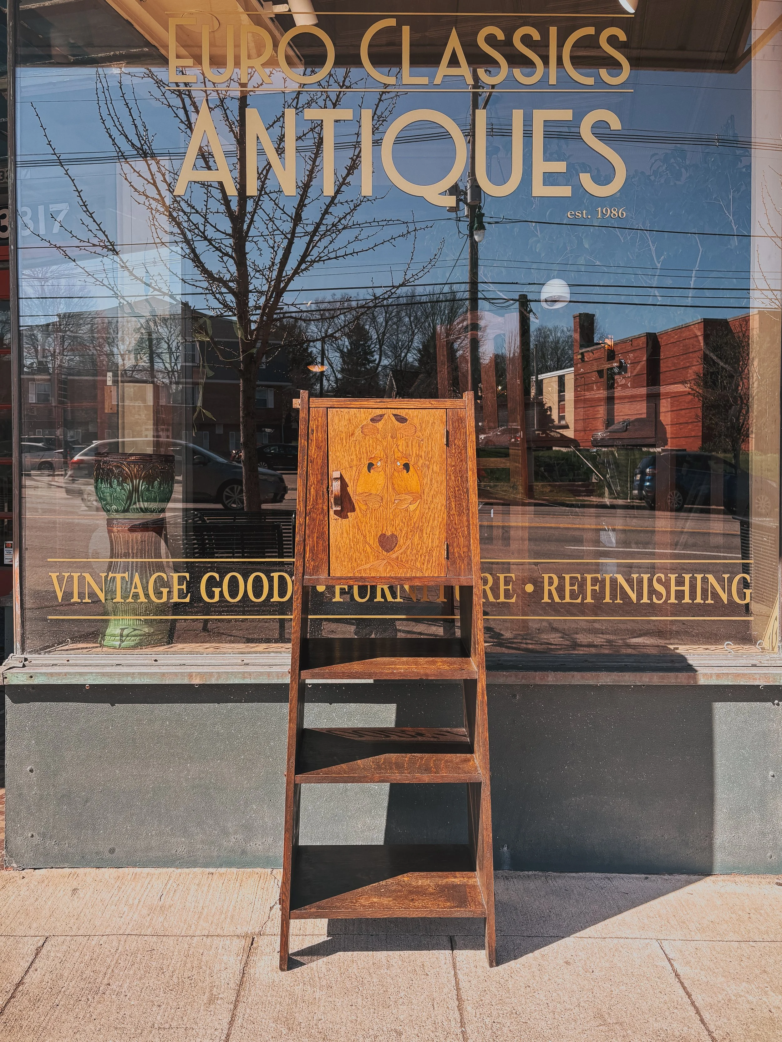 Chair Company Stand & Cellarette – Parrot Inlay, Quarter Sawn Oak