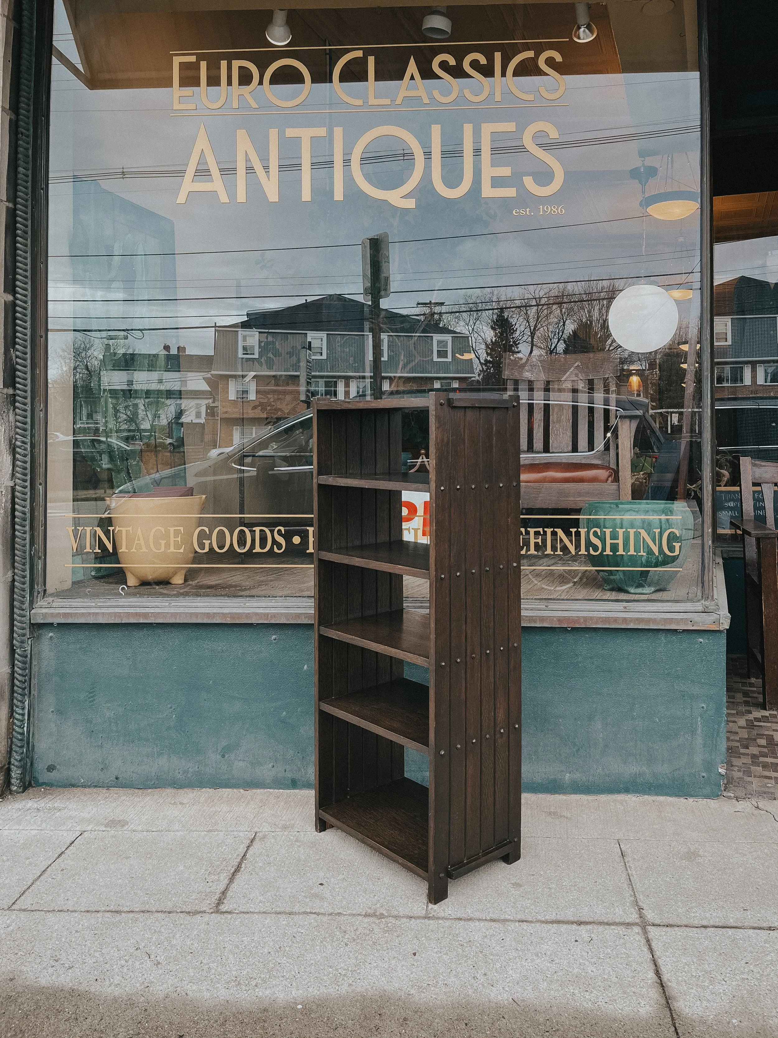 Arts and crafts stand