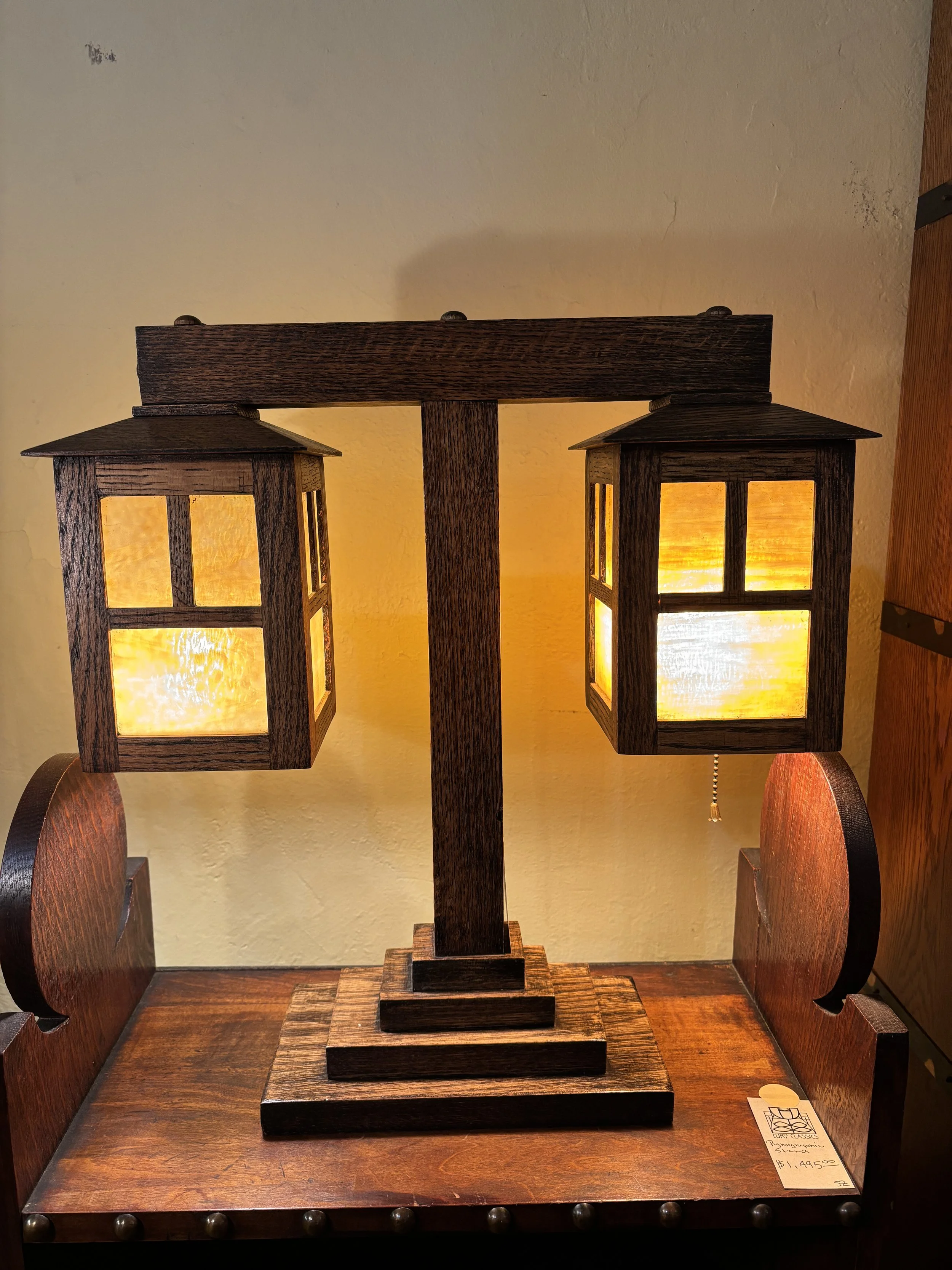 Mission Style Prairie Lamp with amber slag glass