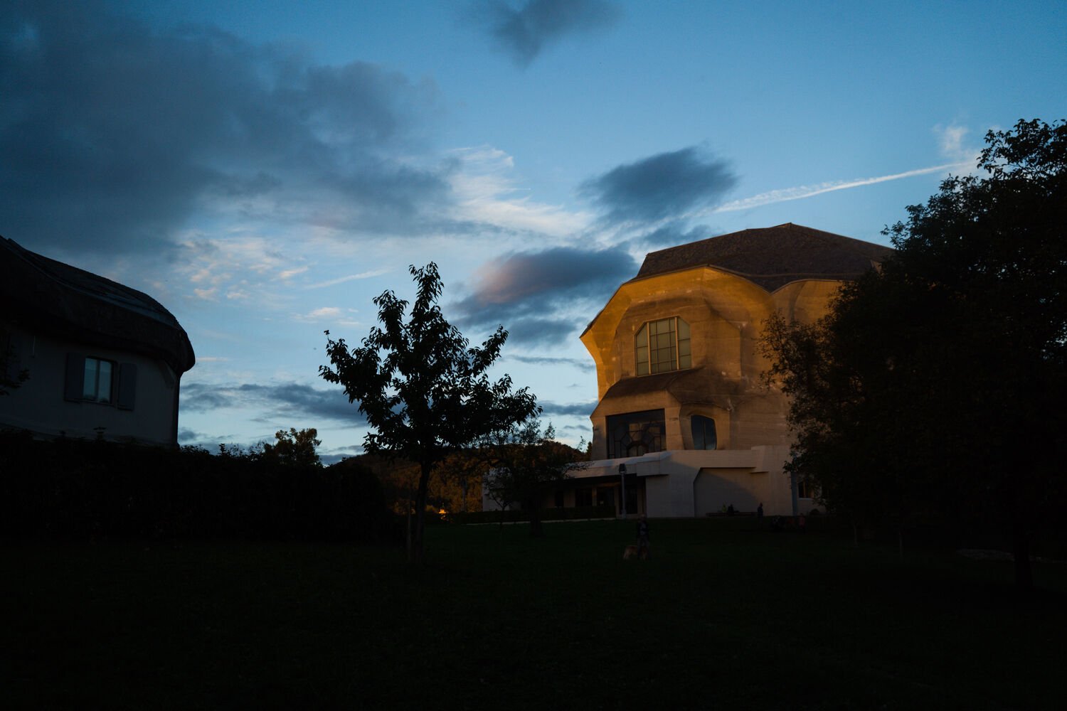 Goetheanum am Abend.jpg