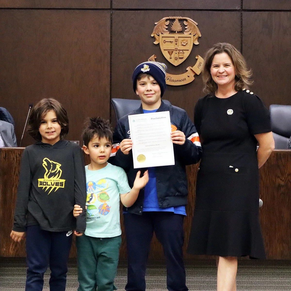 ICYMI: At Monday's Flossmoor Board of Trustees meeting, Mayor Michelle Nelson read a proclamation declaring November as Diabetes Awareness Month. She presented a copy of the proclamation to Oliver Calderon and his family. While he manages his Type 1 