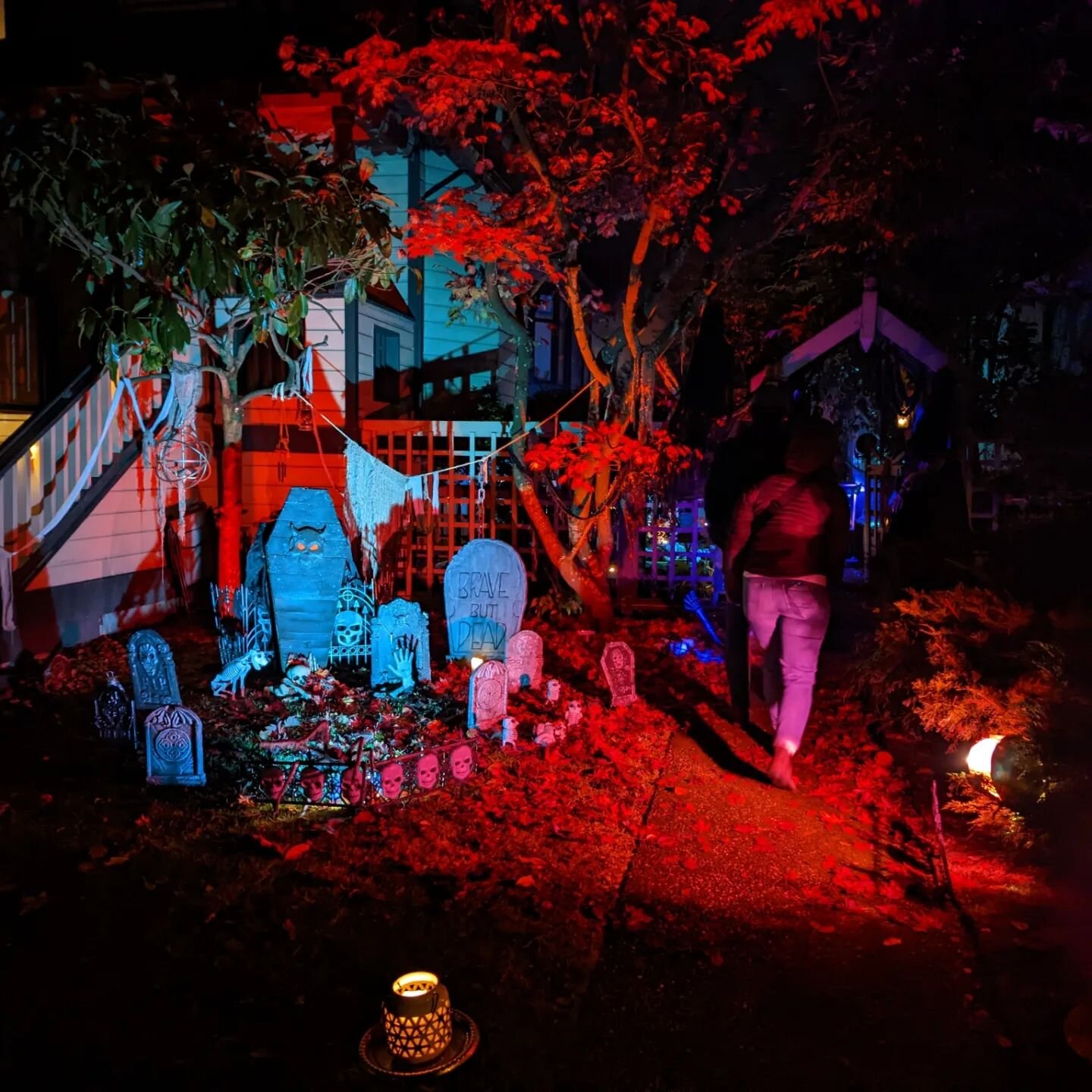 Had an epic Halloween! An atmospheric walk through the Wizard's daughter's misadventure. Thank you family and friends for making the experience smooth, easy and fun! The neighborhood really buzzed around the house.
