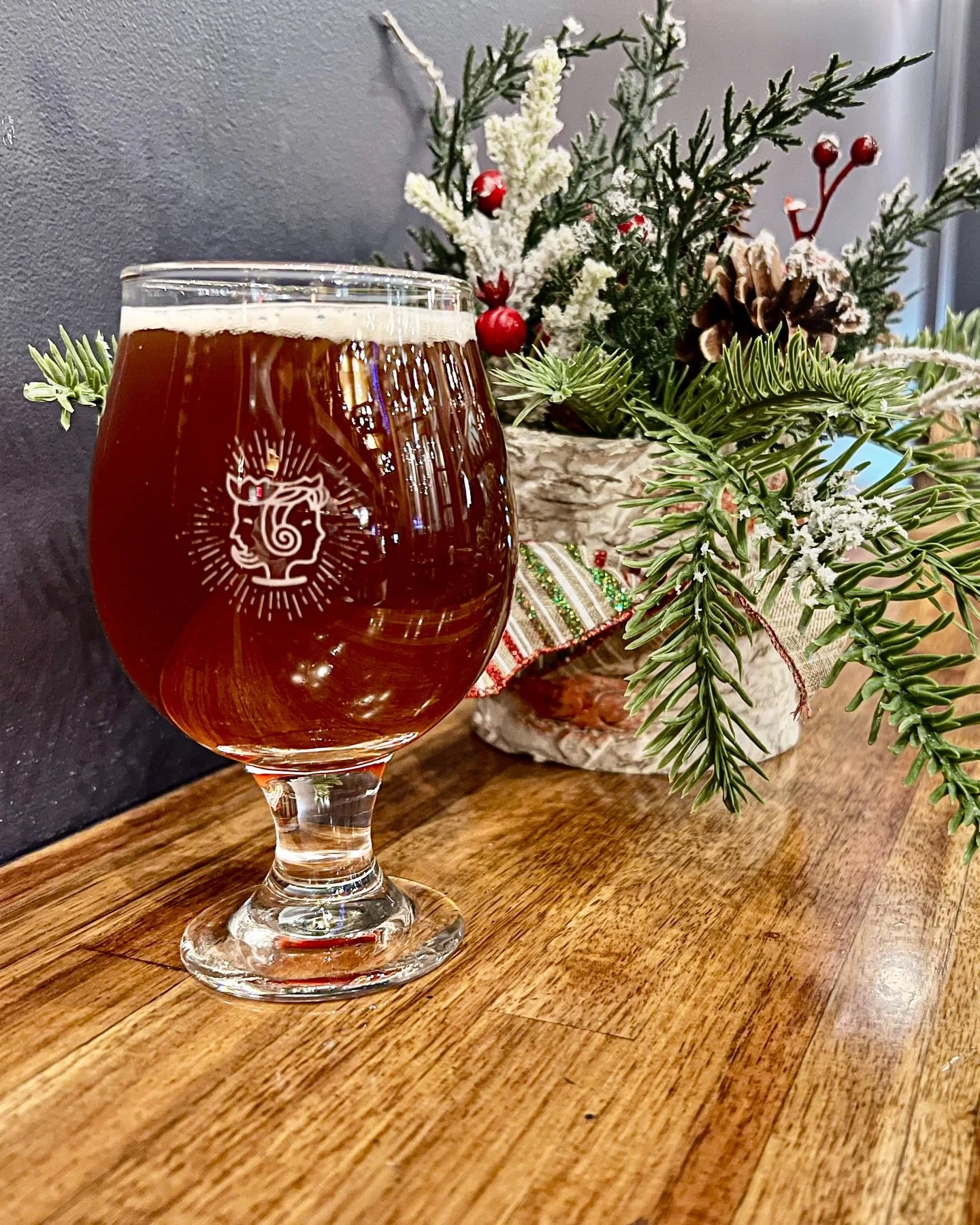 🎅🏻 Secret Chambers 035: Bi&eacute;re de No&euml;l
ABV: 7.3% // A traditional seasonal style originating in France. This ale features notes of vanilla, orange peel, and coriander, balanced by rich malty flavors and a smooth, creamy mouthfeel.

This 