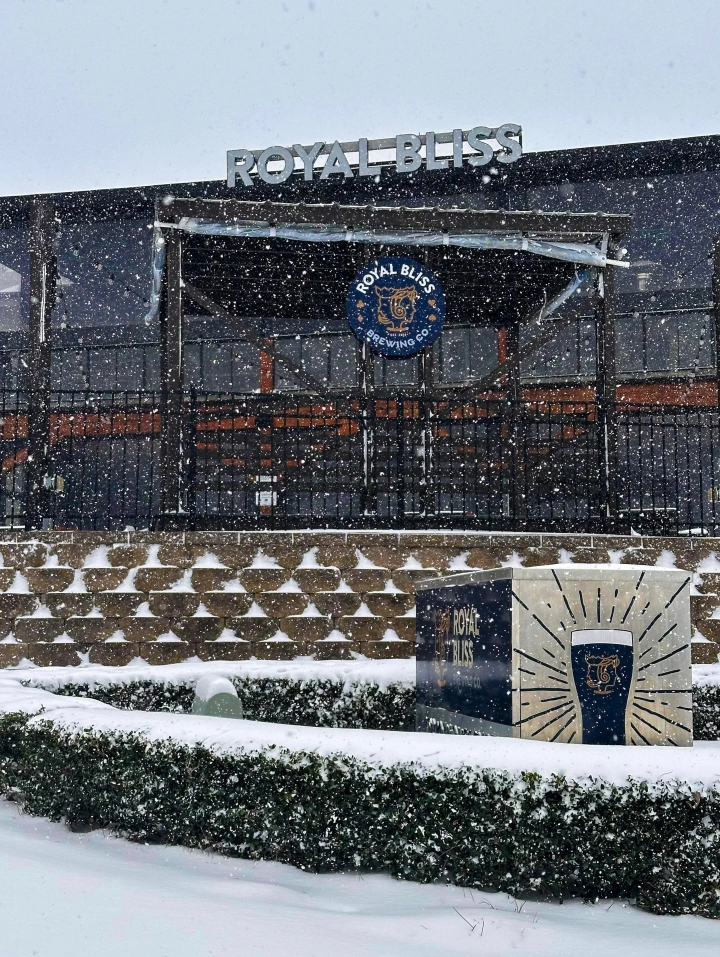 Closed for the snow today ❄️ Chef Bobby said &ldquo;this is nothing&rdquo; and went outside anyway 😂📸 (don&rsquo;t worry, he&rsquo;s a certified Buffalonian)