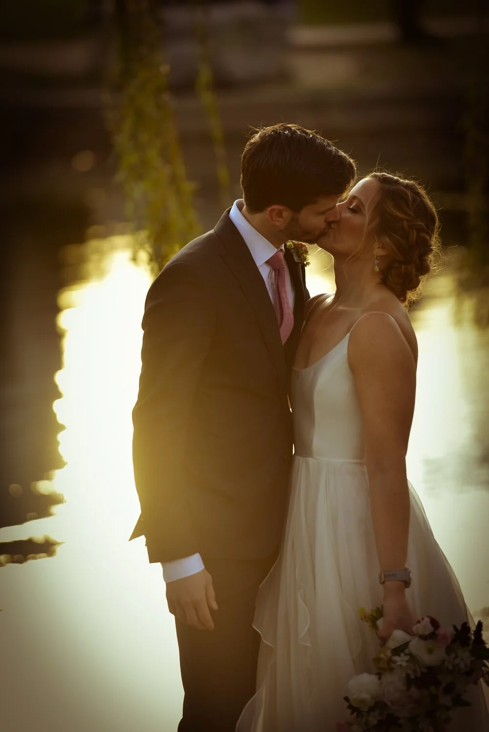 Yvette&Tom-coverphoto-1.jpeg