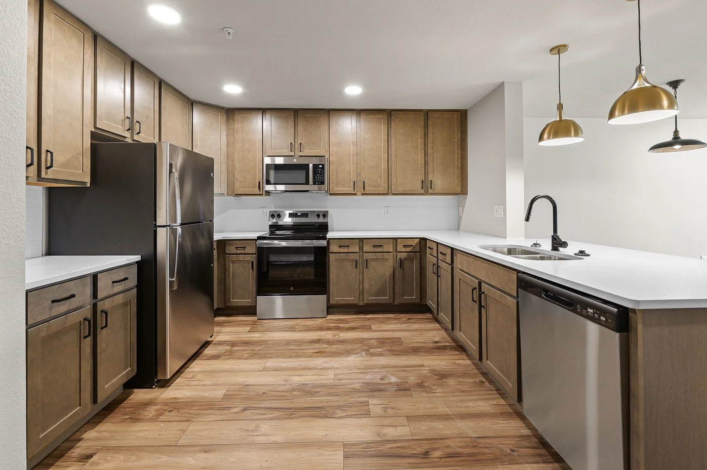 Woods Hollow Cottages &amp; Townhomes - Kitchen