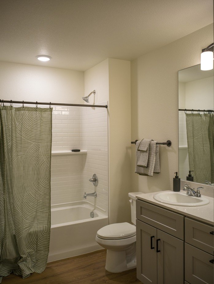 Meadow Vista Apartments - Bathroom