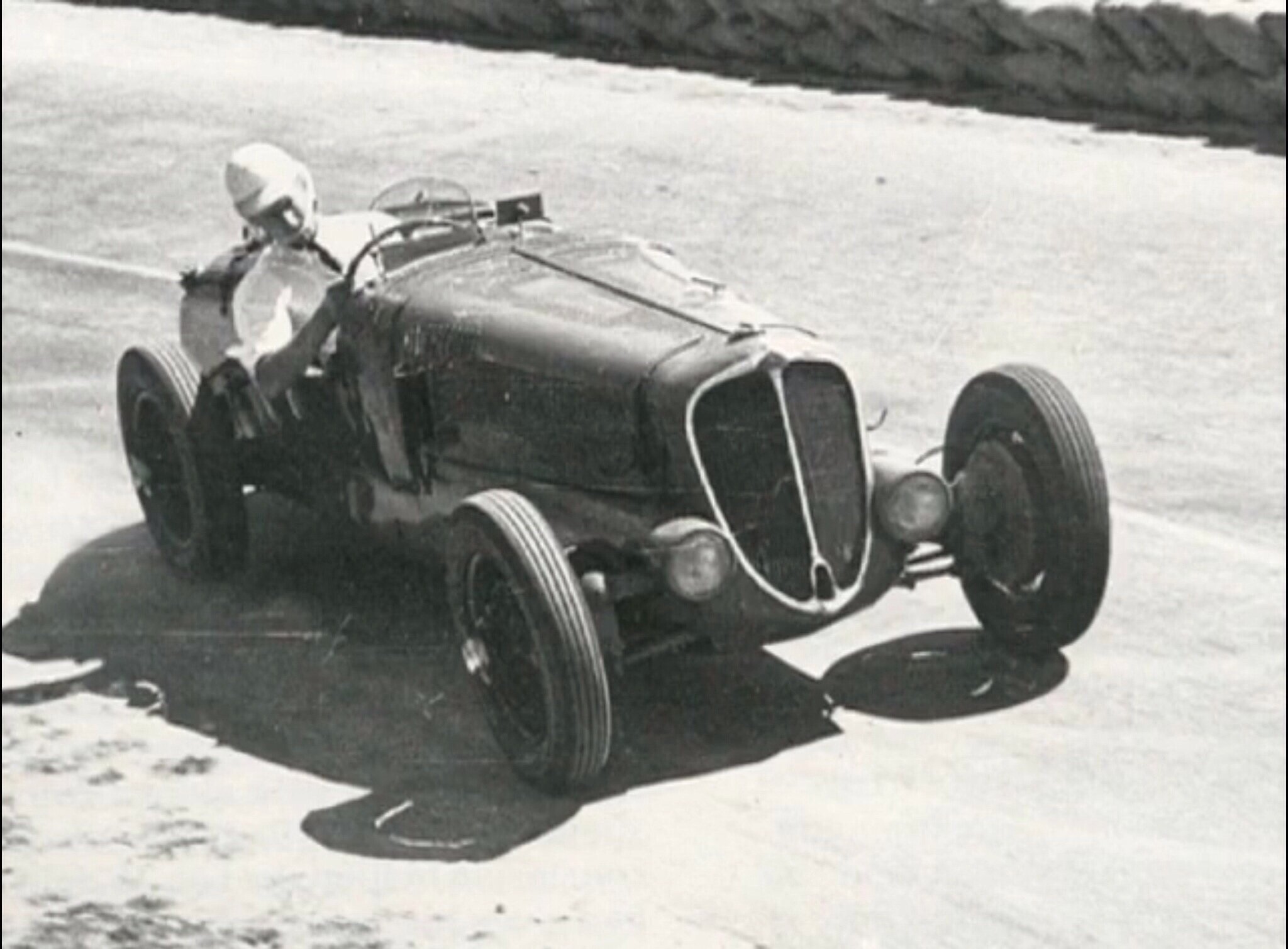 1936 Delahayne race 2.jpg
