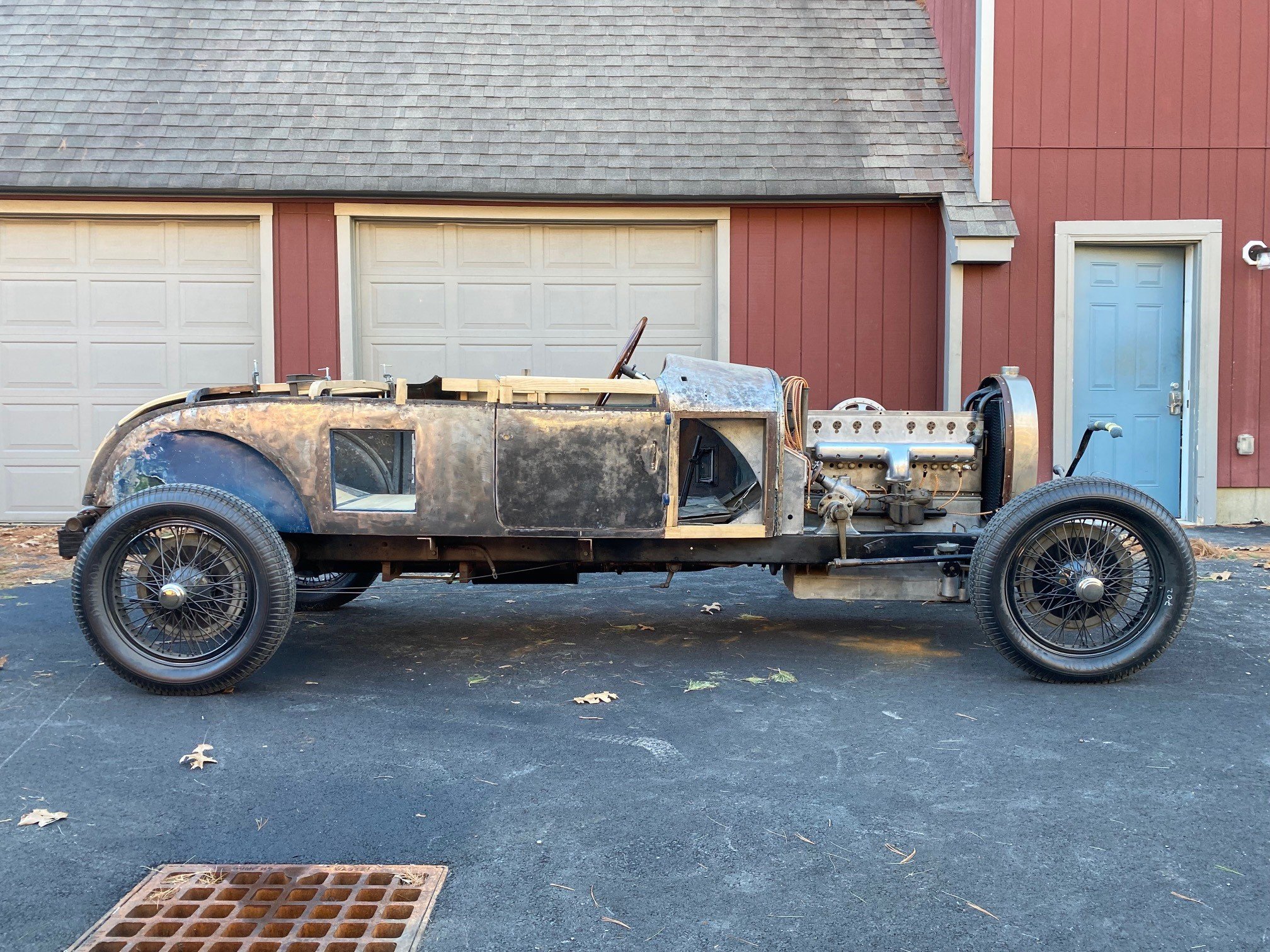 Bugatti side 2.jpg