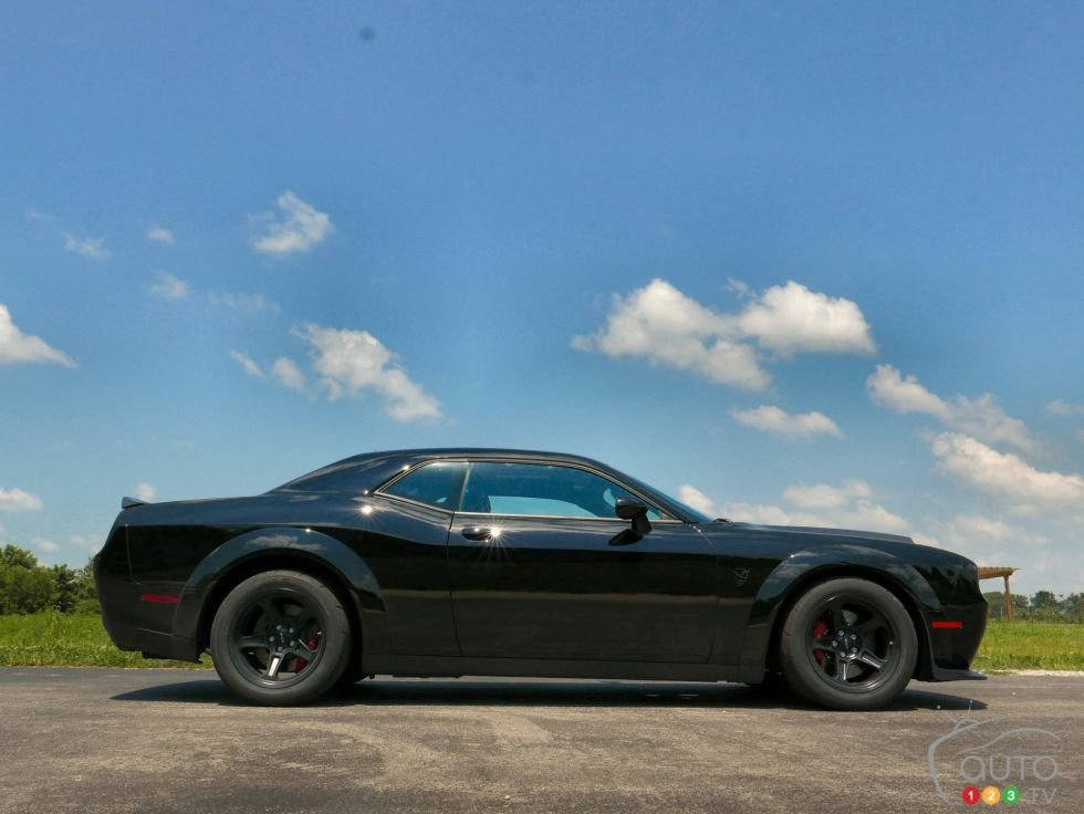 2018-Dodge-Challenger-SRT-Demon-black-right.jpg