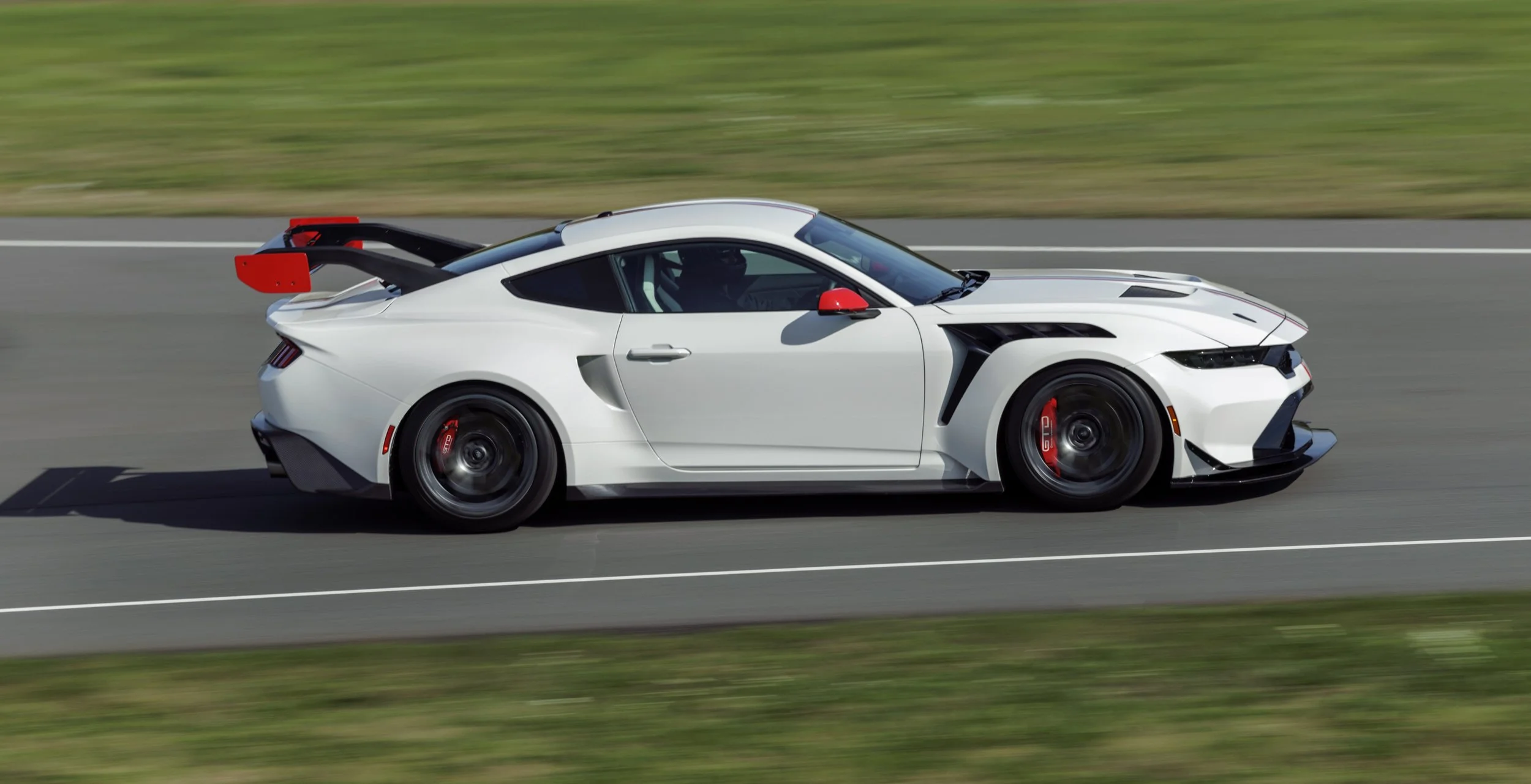 2025 Mustang GTD Spirit of America_09.jpg