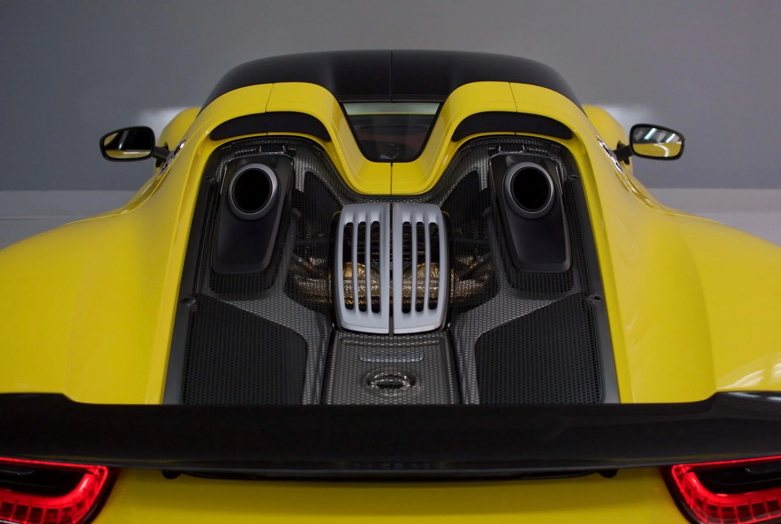 144+2015+Porsche+918+Spyder+Weissach+Engine.jpg.webp