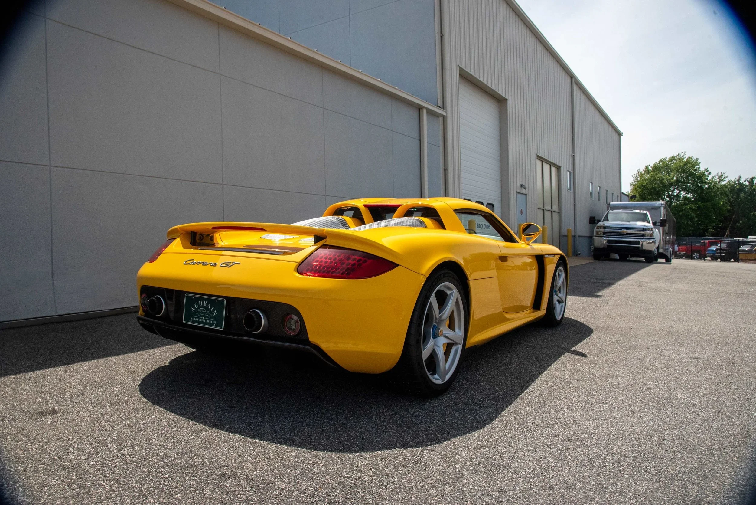 98+2005+Porsche+Carrera+GT+R+3qrtr+View.jpg.webp