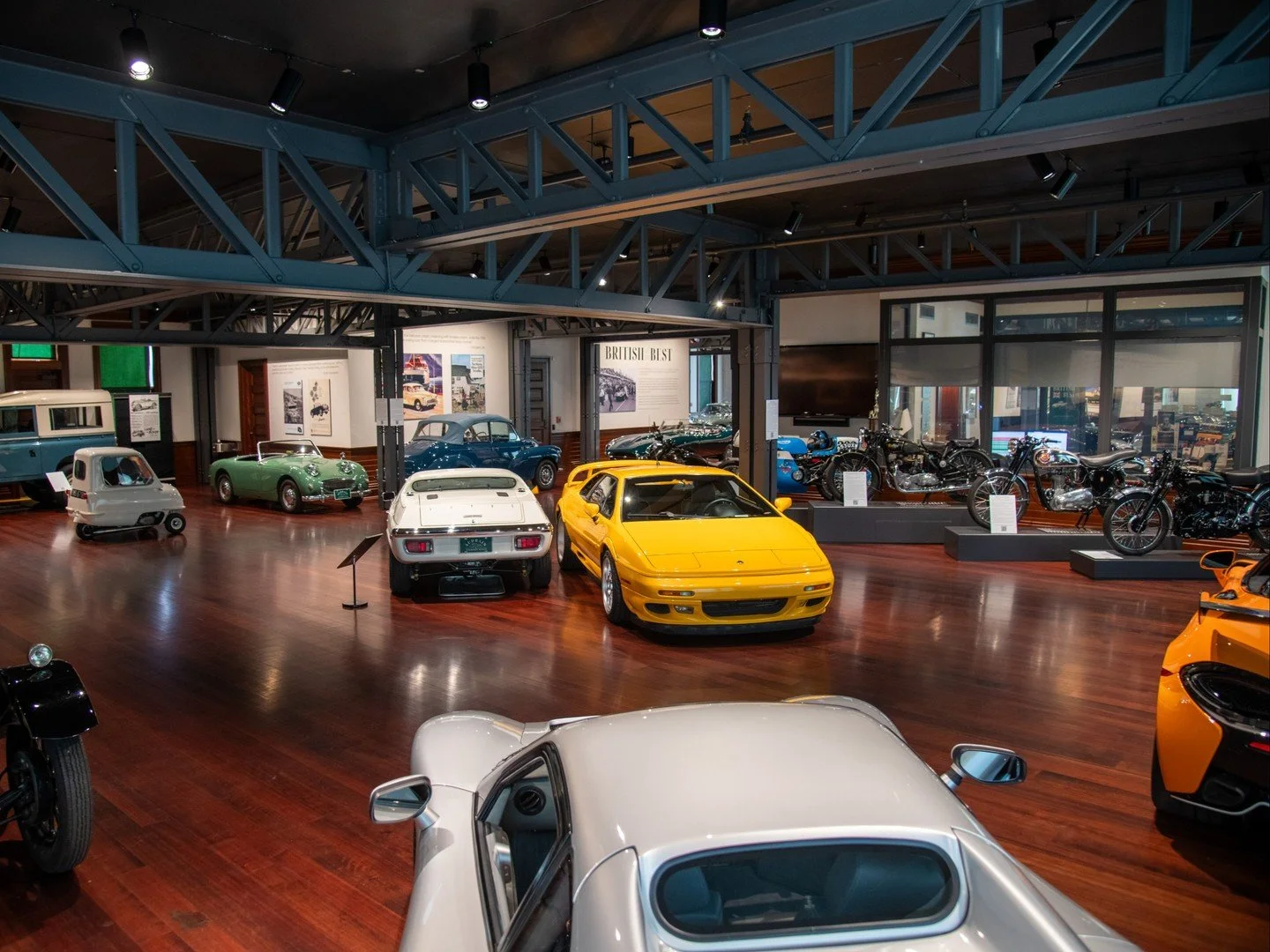 Come experience the best of British automobilia at the Audrain Automobile Museum! 🇬🇧 

👉 Open daily from 10-4 at 222 Bellevue Avenue
.
.
#audrainautomuseum #cars #british #rhodeisland