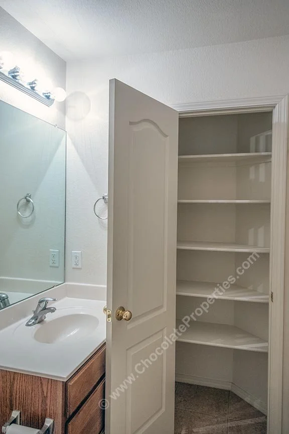Cantacielo40_Guest Bathroom_B.jpg